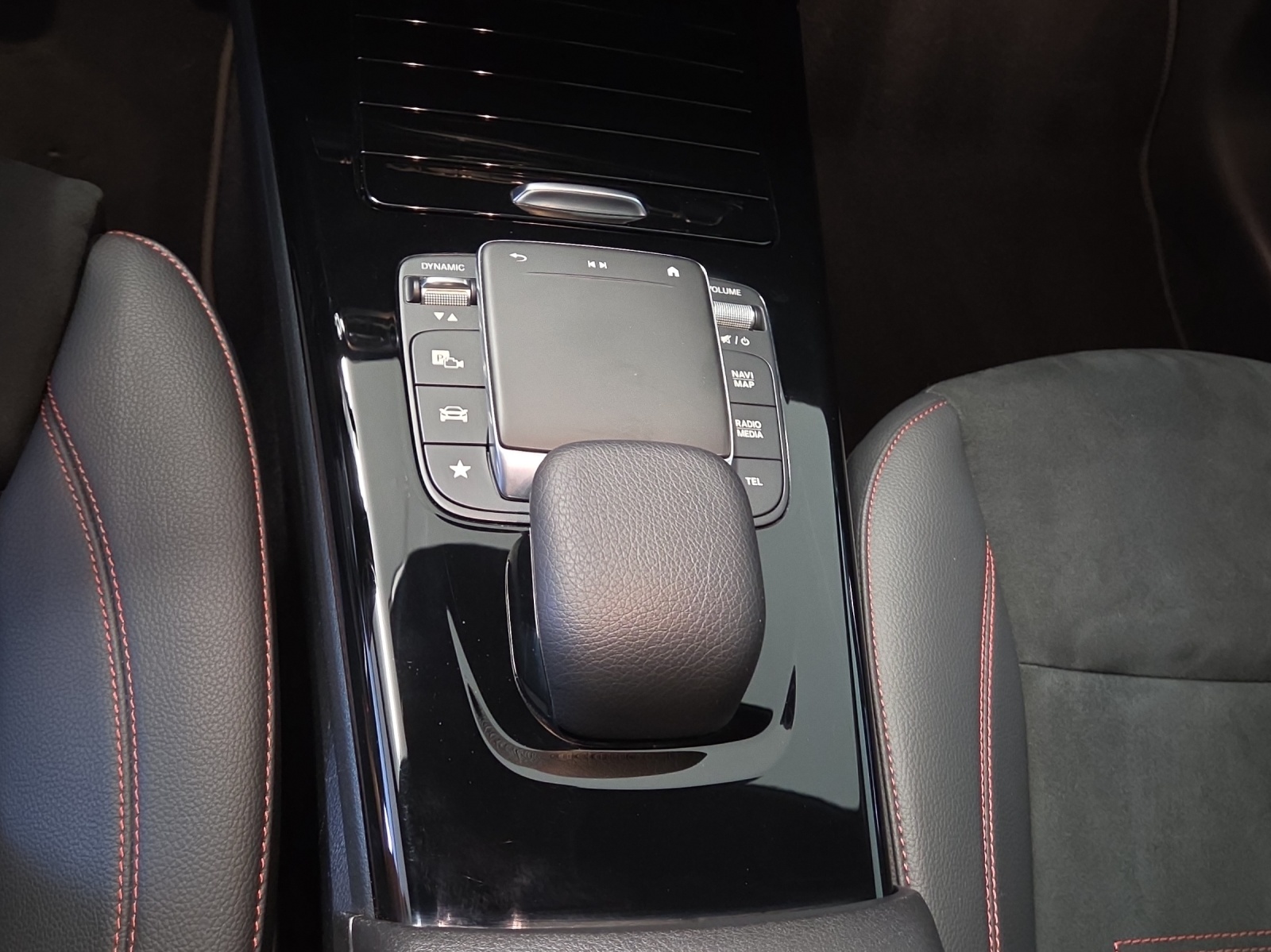 MERCEDES-BENZ A 180-image-15