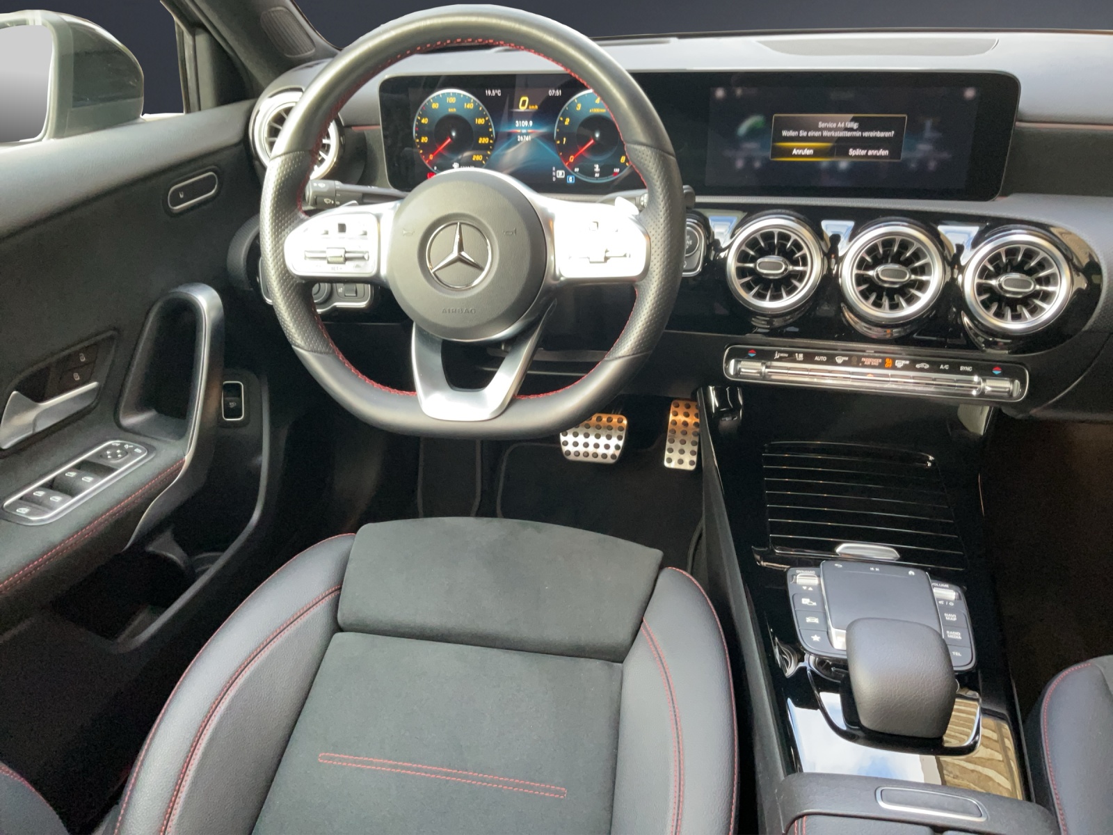 MERCEDES-BENZ A 180-image-11