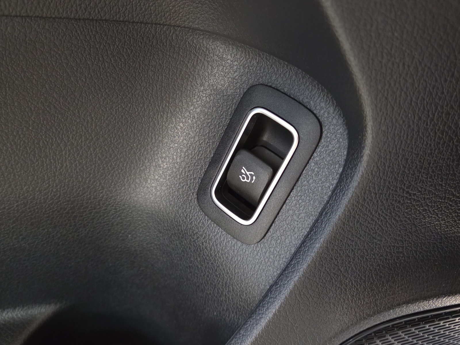 MERCEDES-BENZ A 180-image-19