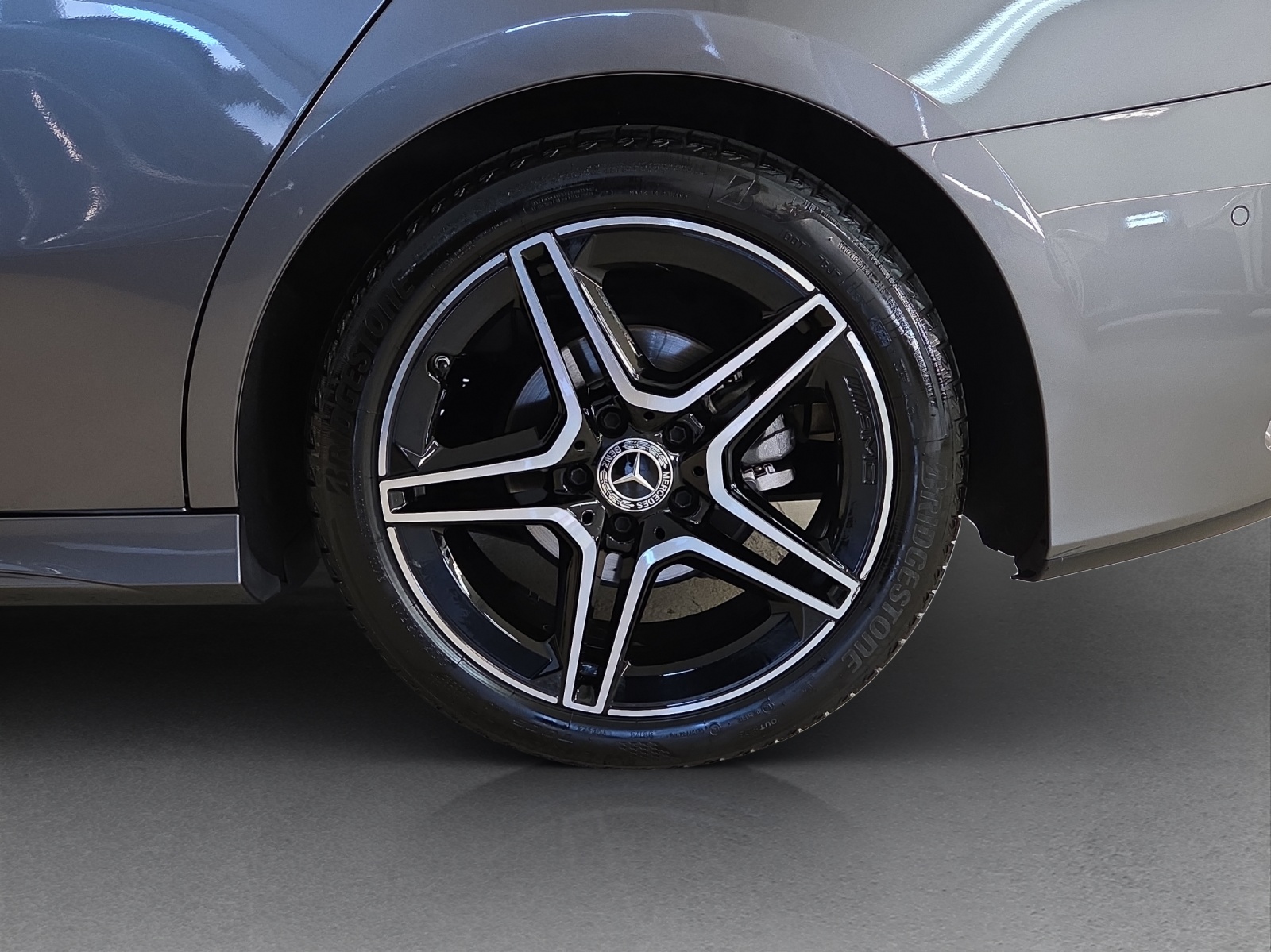 MERCEDES-BENZ A 180-image-5