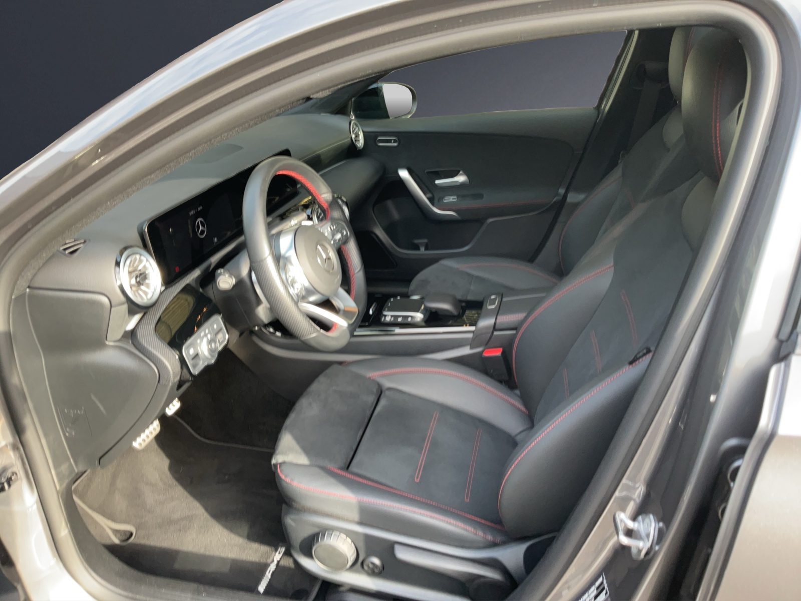 MERCEDES-BENZ A 180-image-6