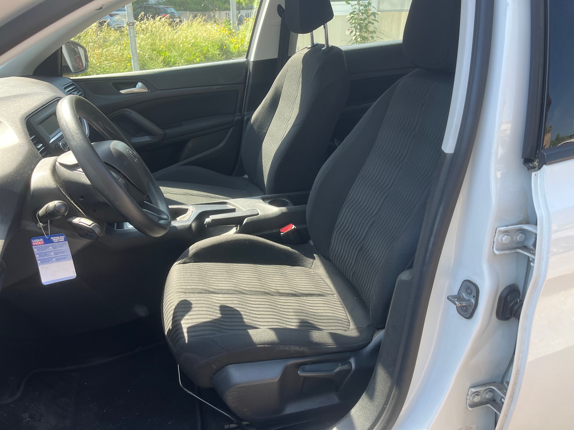 PEUGEOT 308 1.2 THP Style-image-9