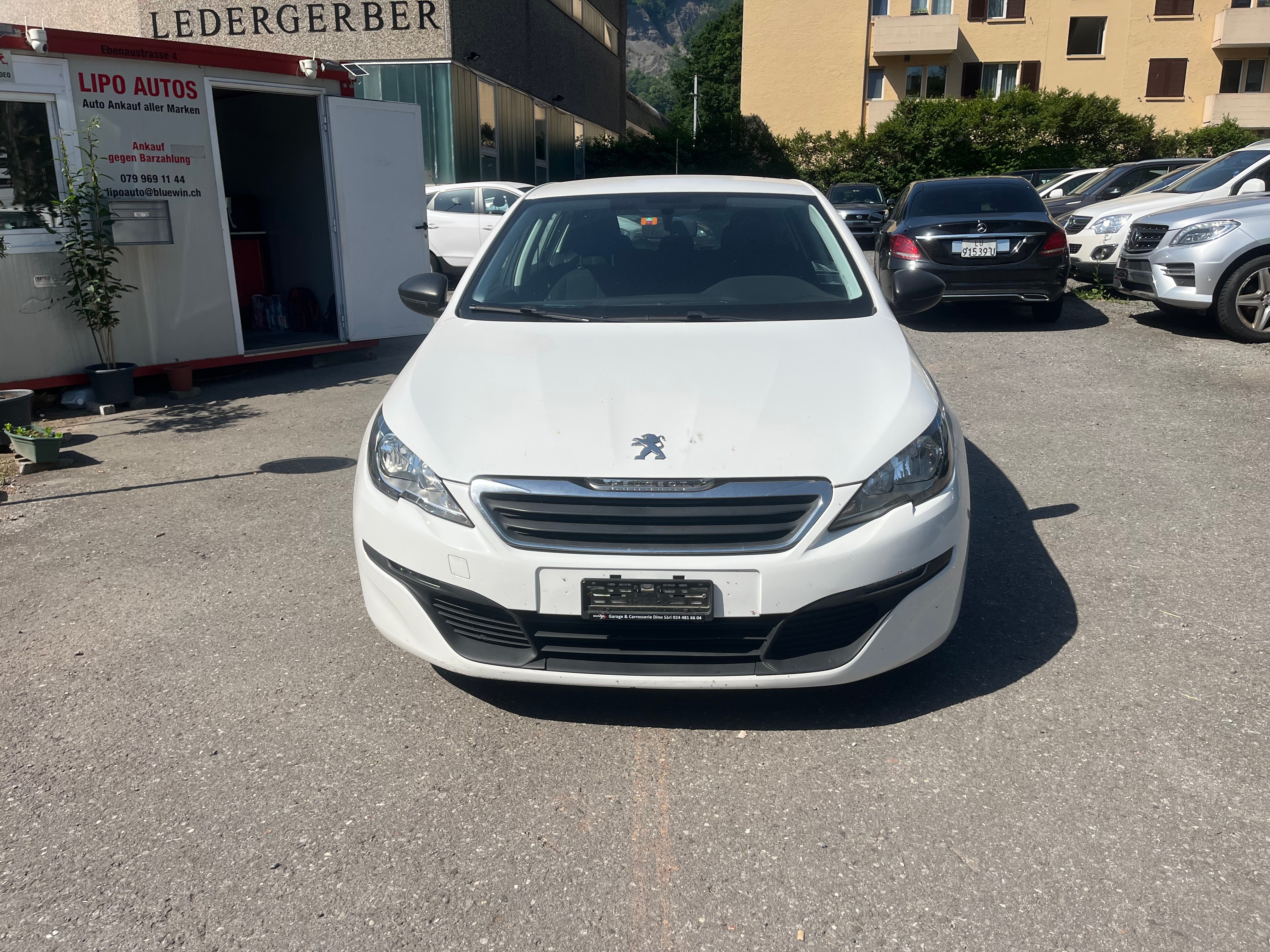 Car photo