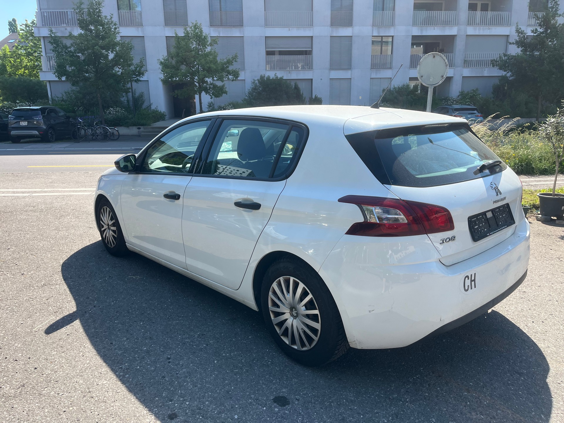PEUGEOT 308 1.2 THP Style-image-2