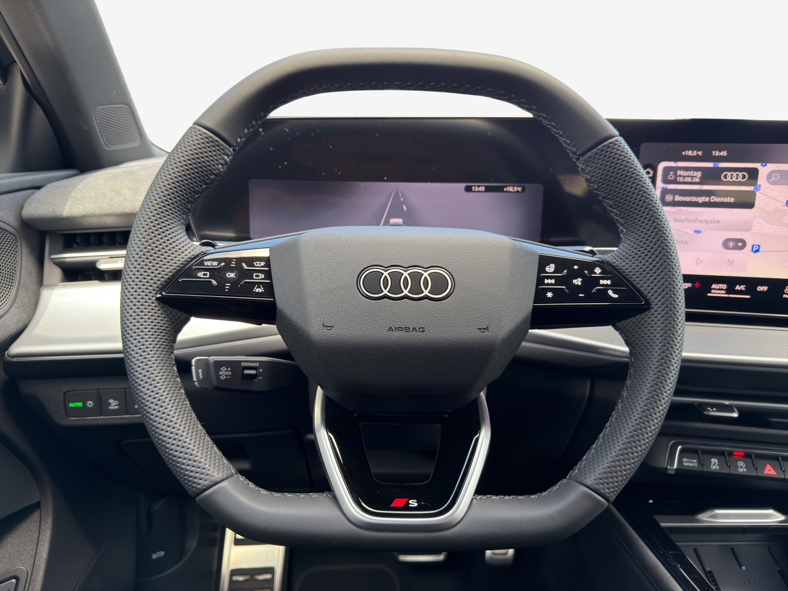 AUDI Q3 SUV TFSI quattro 195 kW S tronic-image-9