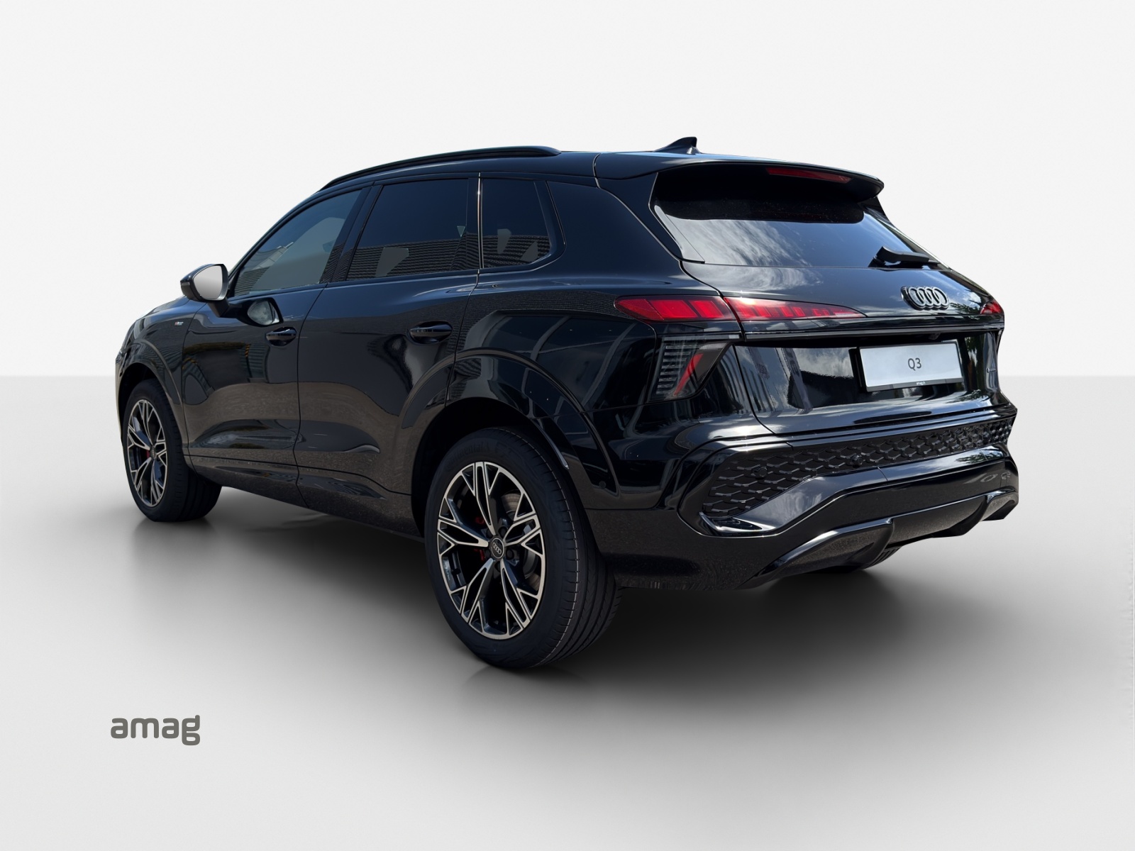 AUDI Q3 SUV TFSI quattro 195 kW S tronic-image-2