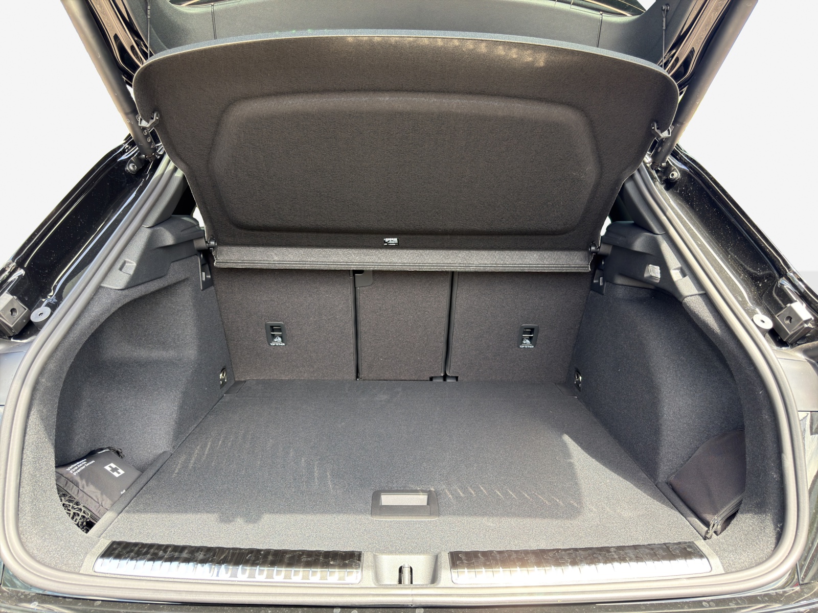 AUDI Q3 SUV TFSI quattro 195 kW S tronic-image-12