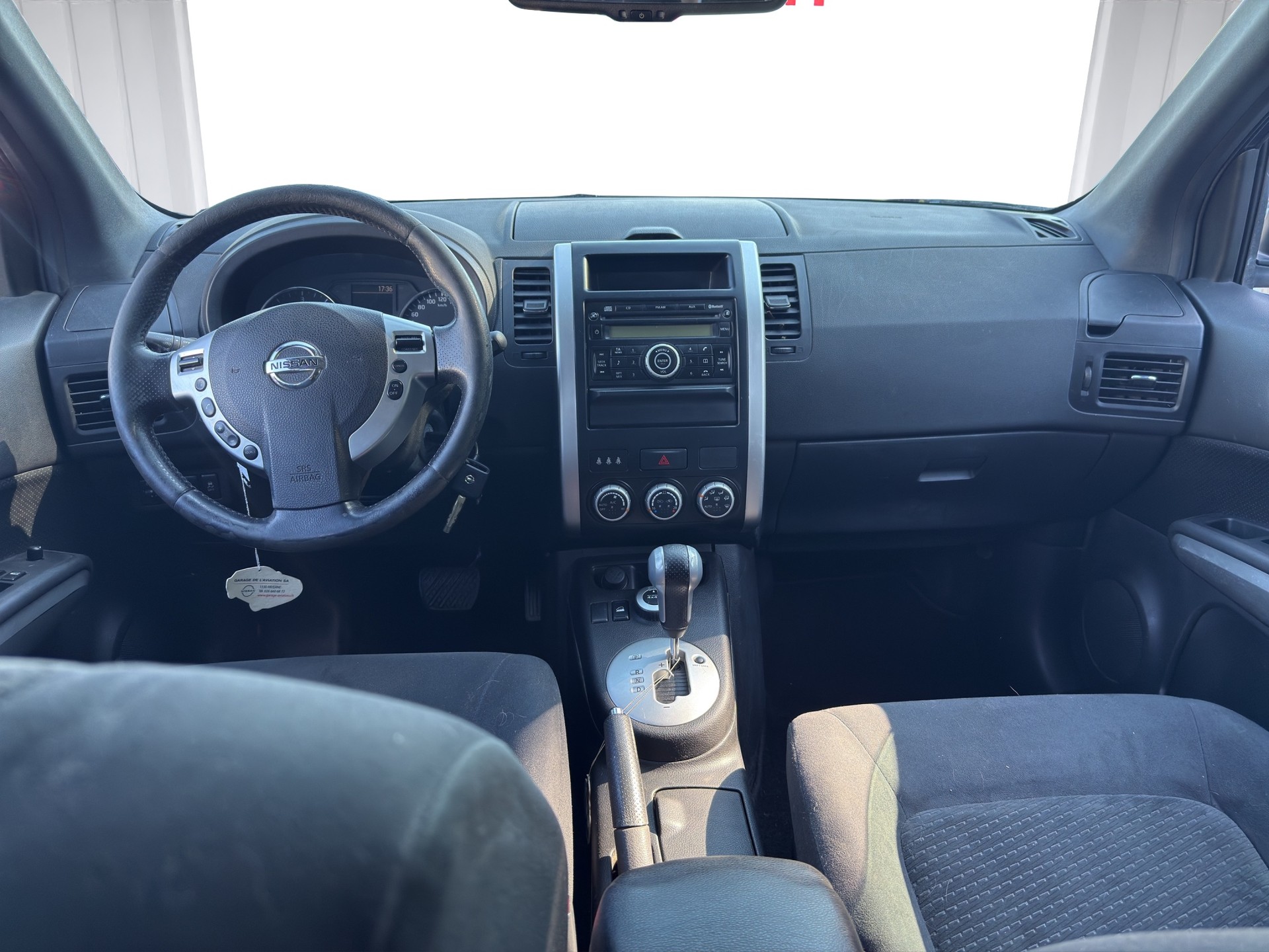 NISSAN X-Trail 2.0 dCi 16V LE Automatic-image-7