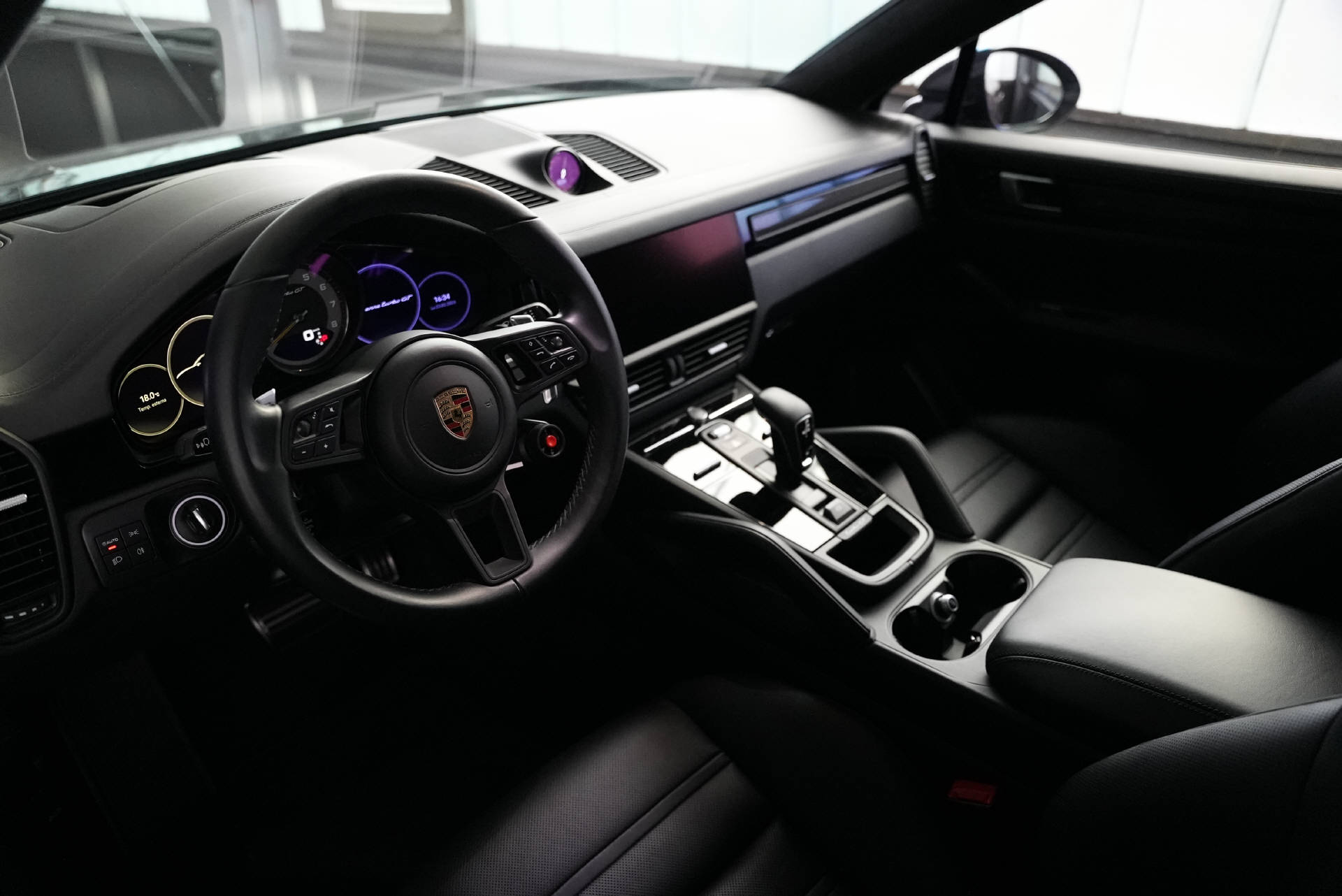 PORSCHE Cayenne Turbo GT-image-6