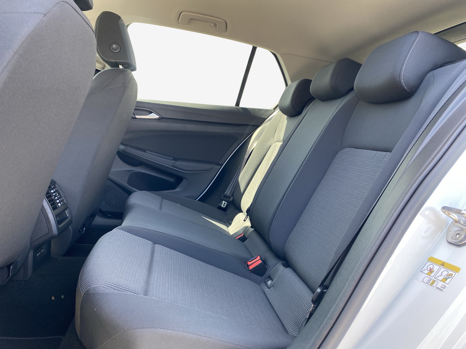 VW Golf 1.5 e TSI mHEV Value DSG-image-11