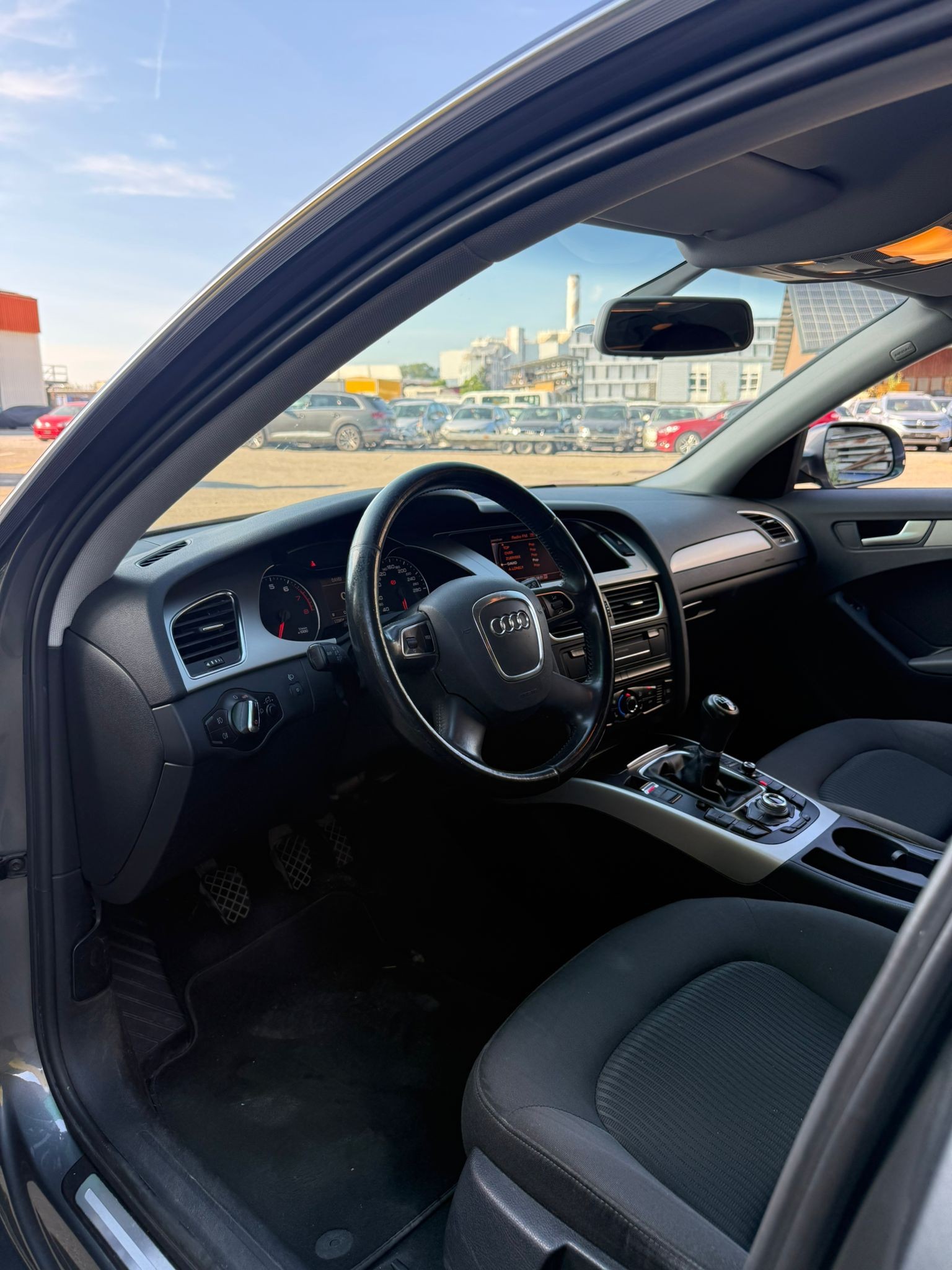 AUDI A4 Avant 2.0 TFSI-image-8
