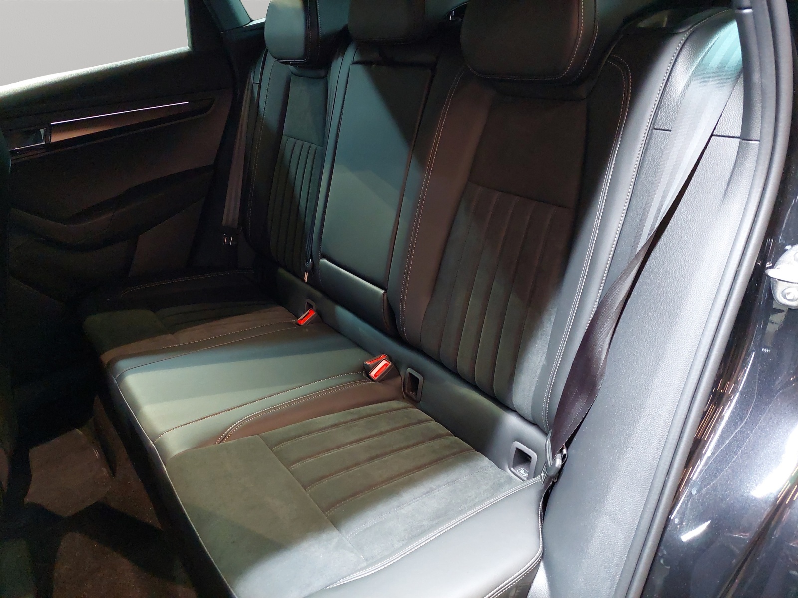 SKODA Karoq 2.0 TSI SportLine 4x4 DSG-image-7