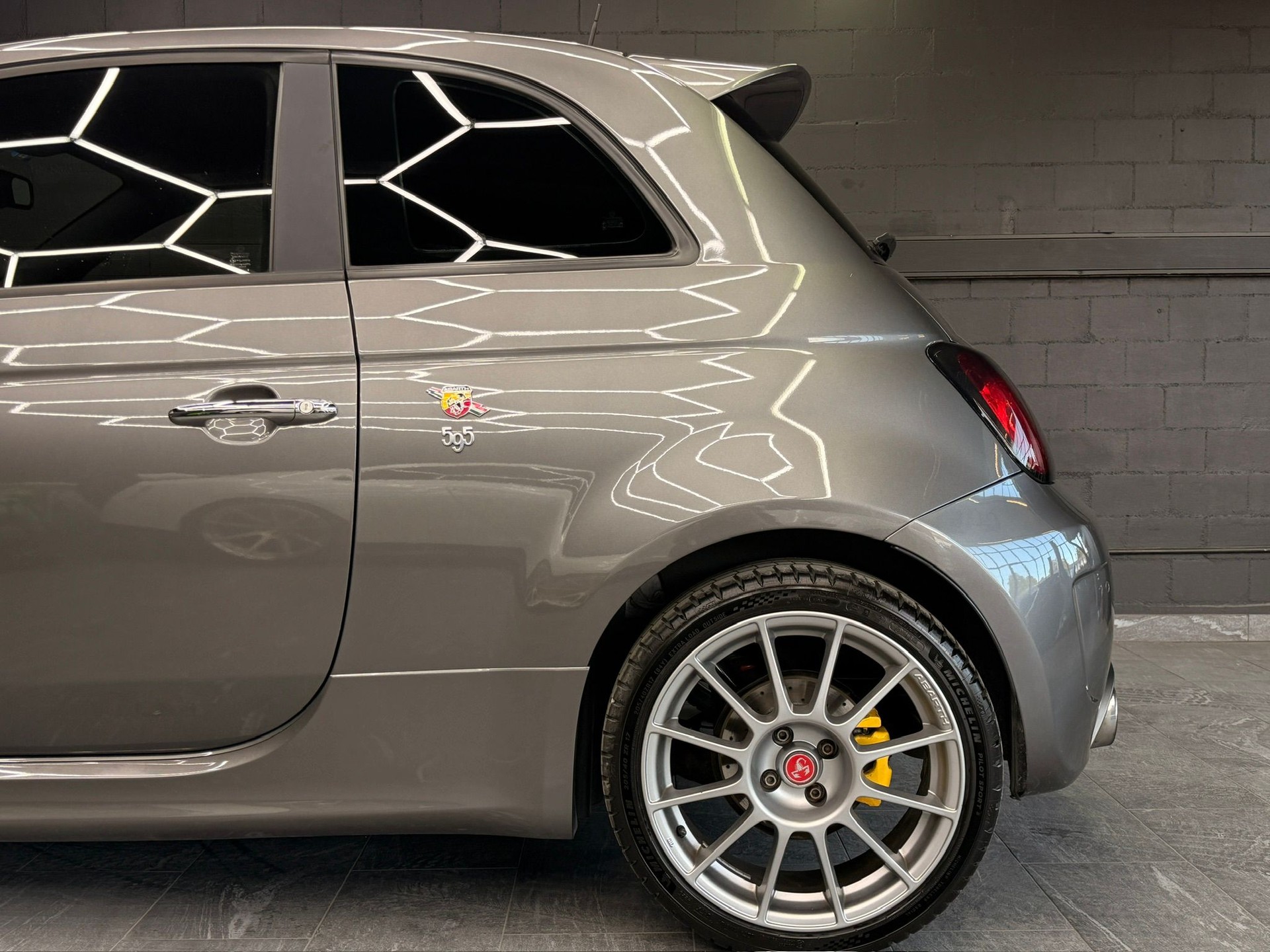 FIAT 595 1.4 16V Turbo Abarth Turismo Dualogic-image-6