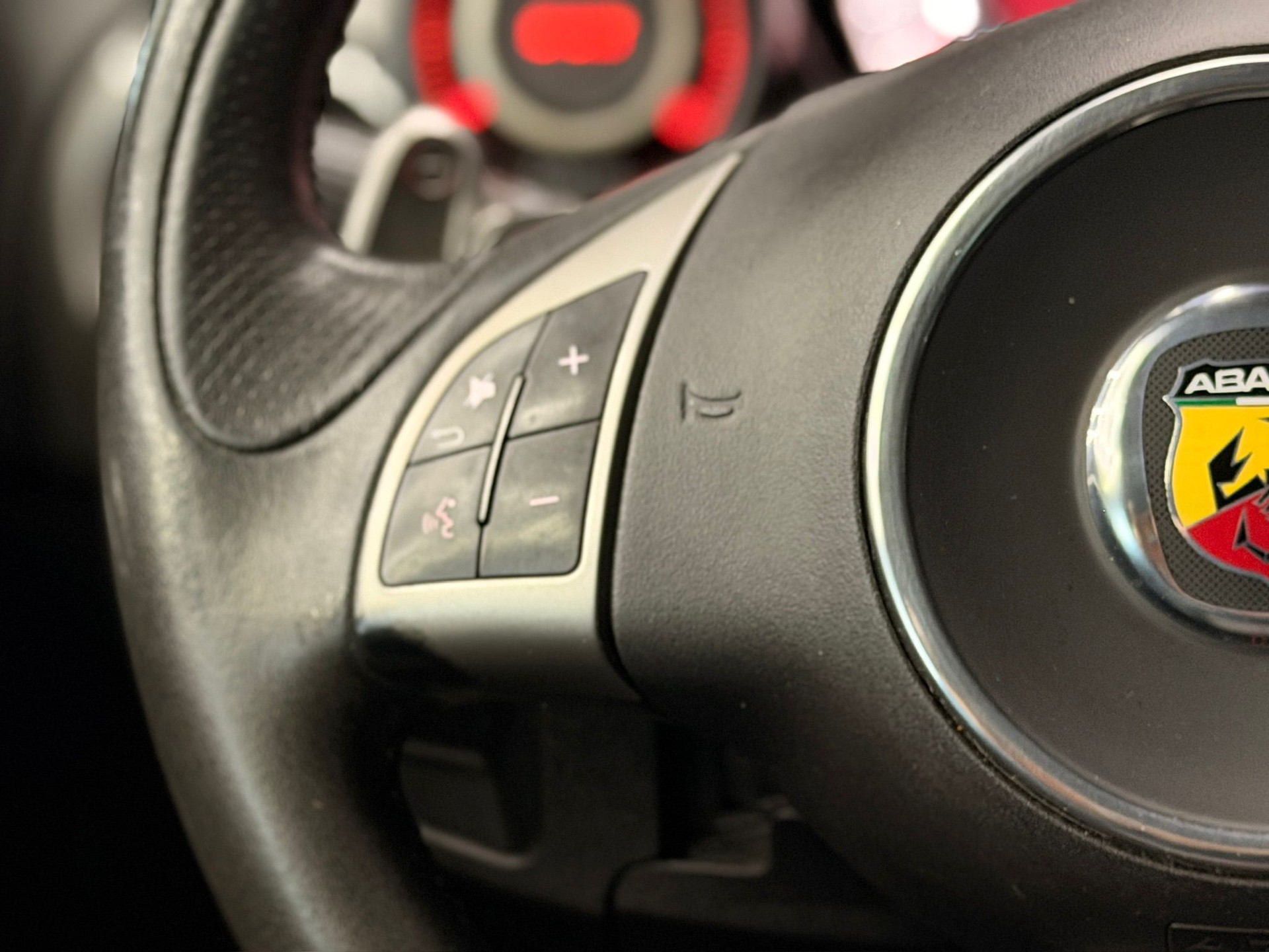 FIAT 595 1.4 16V Turbo Abarth Turismo Dualogic-image-11