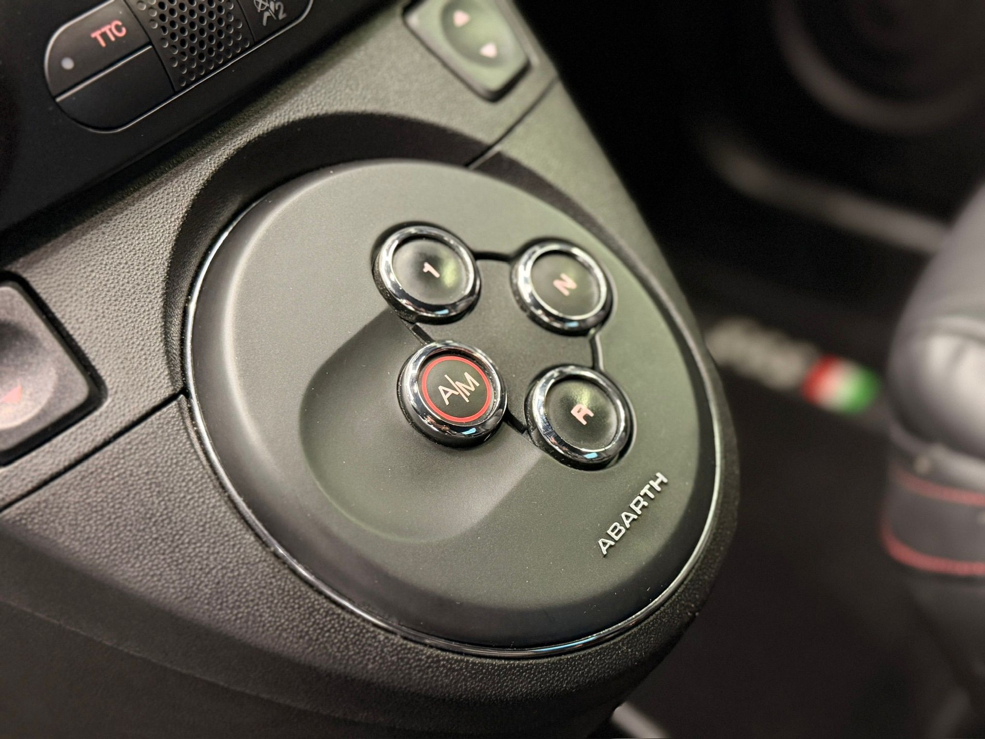 FIAT 595 1.4 16V Turbo Abarth Turismo Dualogic-image-13