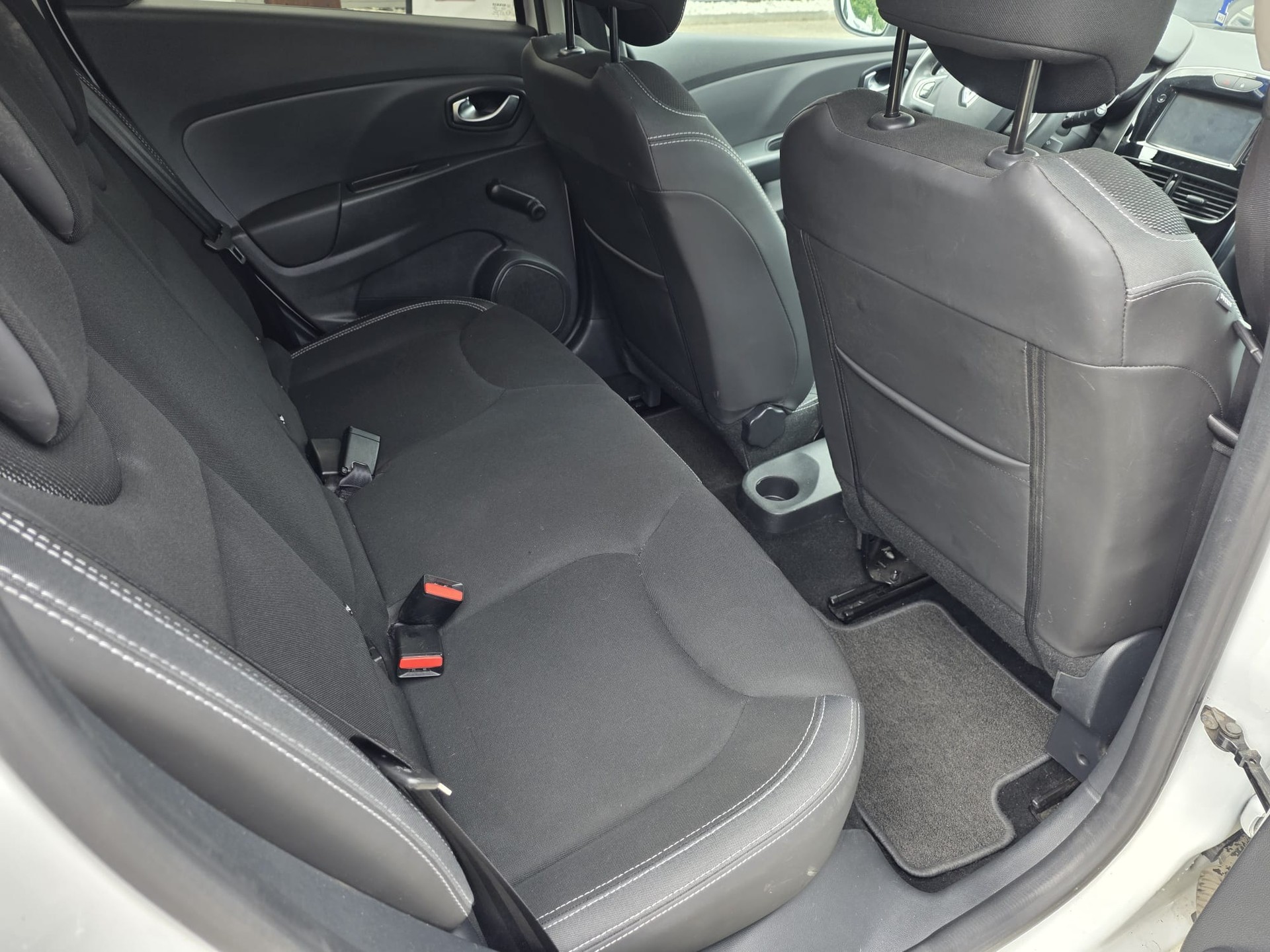RENAULT Clio Grandtour 1.2 16V T Zen-image-5