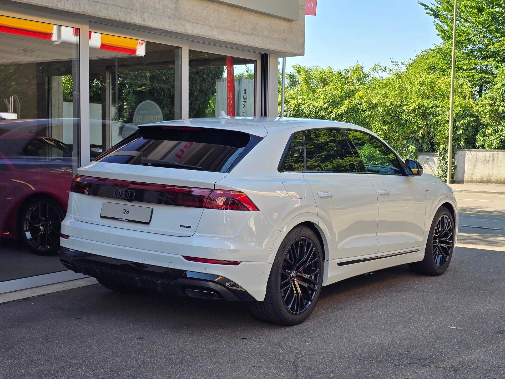 AUDI Q8 TFSI quattro 250 kW tiptronic-image-2