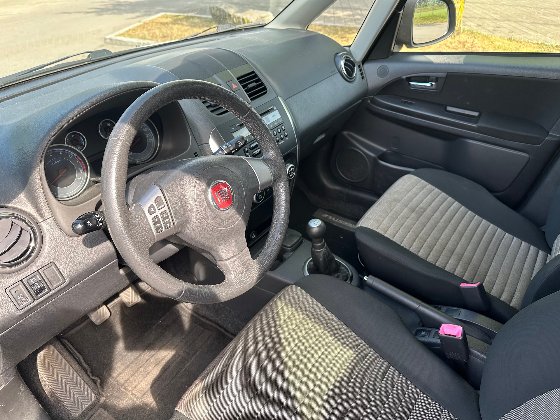 FIAT Sedici 1.6 4WD Emotion-image-8