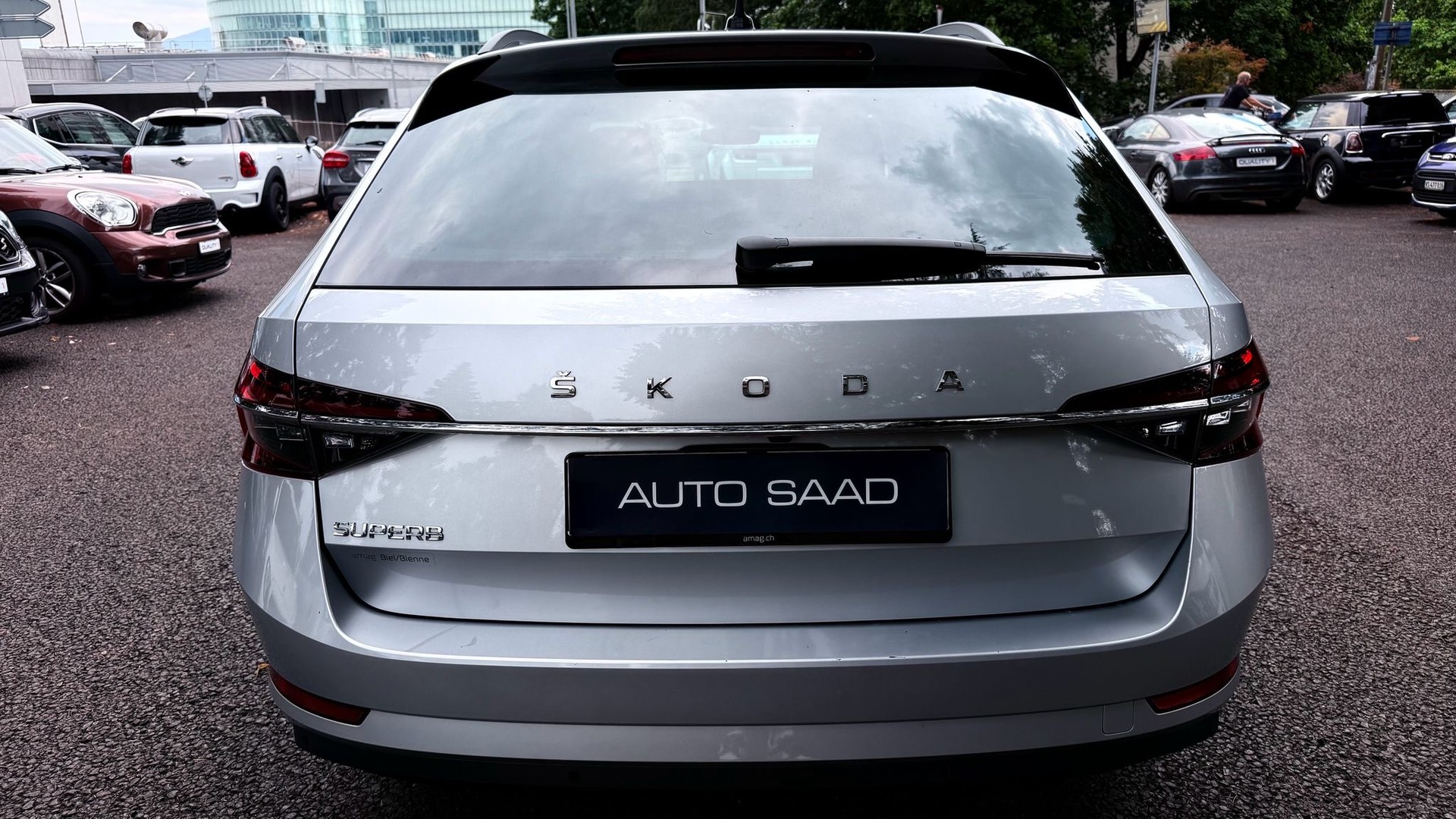 SKODA Superb Combi 2.0 TDi Ambition DSG-image-3