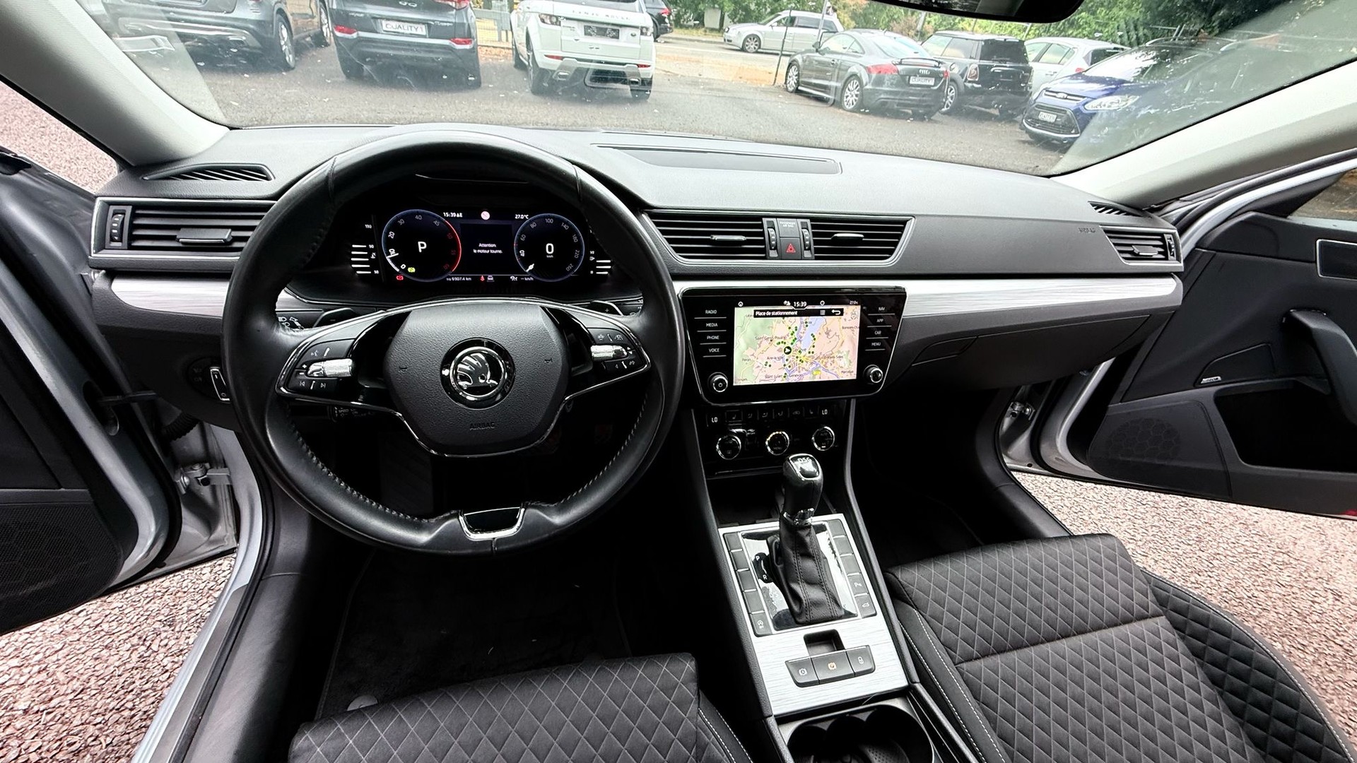 SKODA Superb Combi 2.0 TDi Ambition DSG-image-9