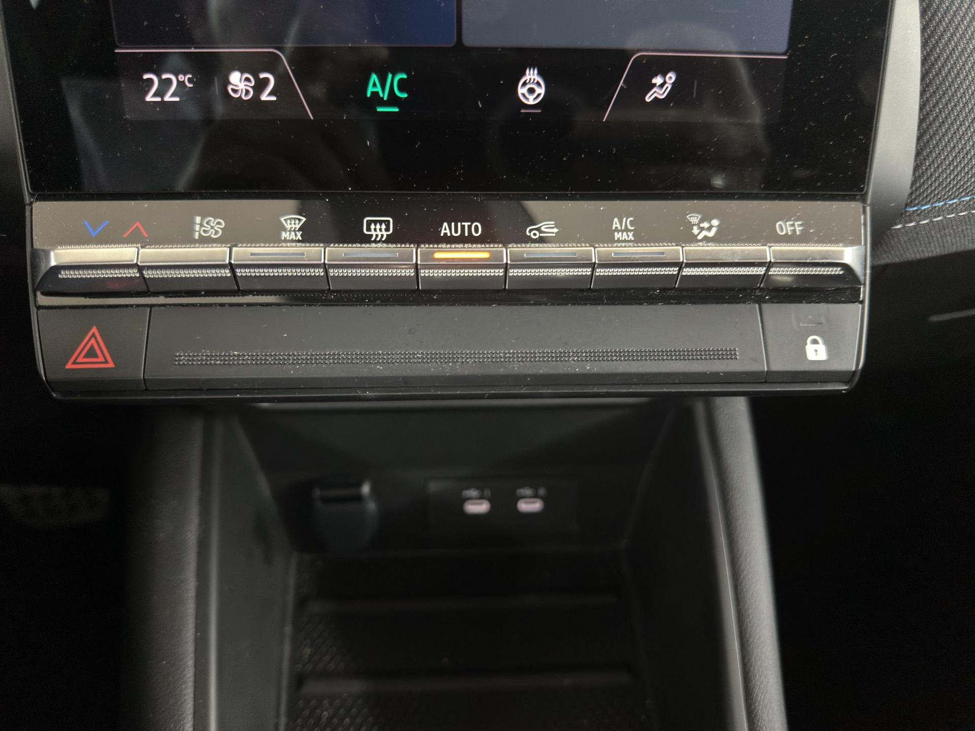 RENAULT Captur 1.6 E-Tech 145 Esprit Alpine DHT-image-21
