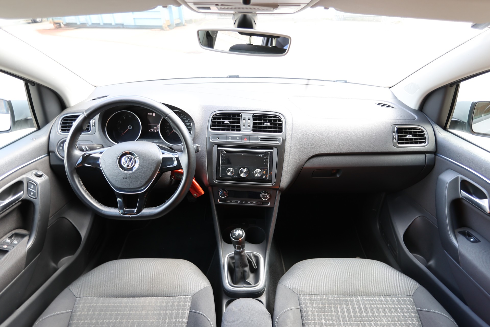 VW Polo 1.2 TSI BMT Trendline-showroom-element-3