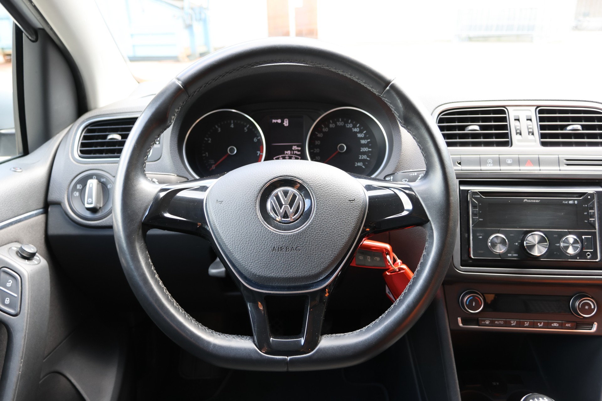 VW Polo 1.2 TSI BMT Trendline-image-5