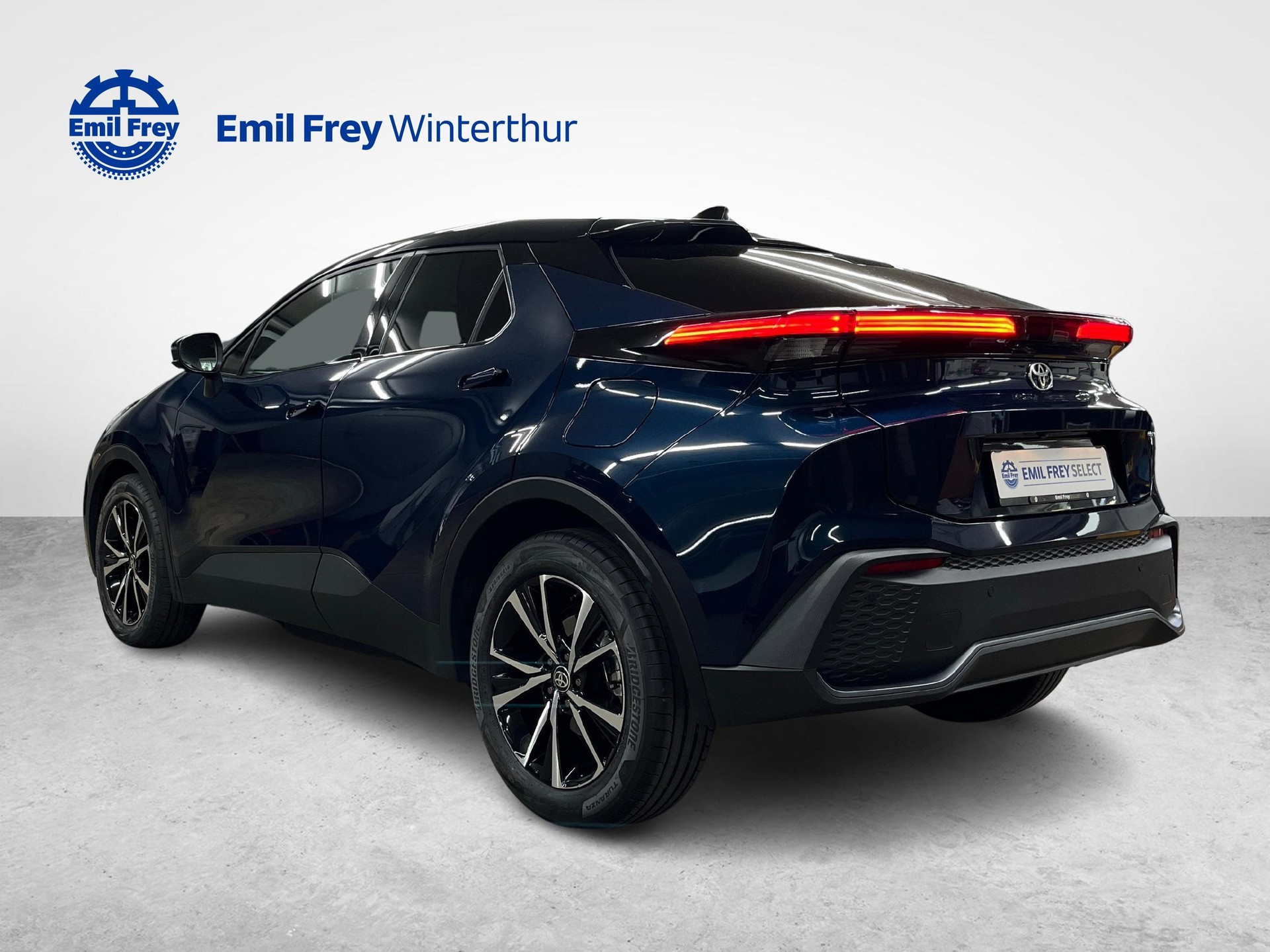 TOYOTA C-HR 2.0 PHEV Swiss Edition-image-2