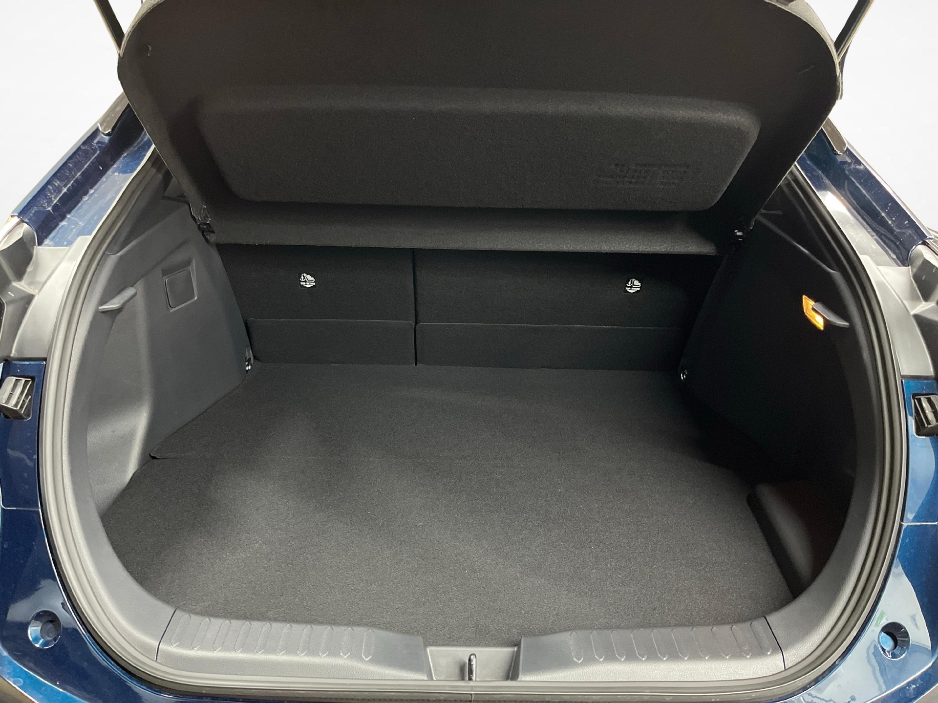 TOYOTA C-HR 2.0 PHEV Swiss Edition-image-11