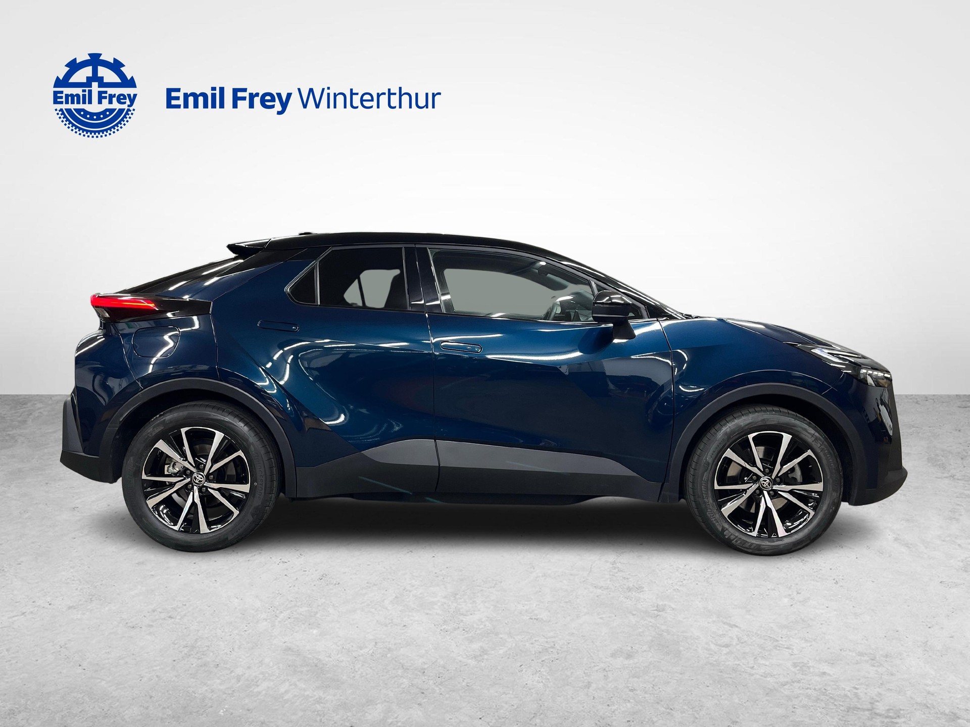 TOYOTA C-HR 2.0 PHEV Swiss Edition-image-5