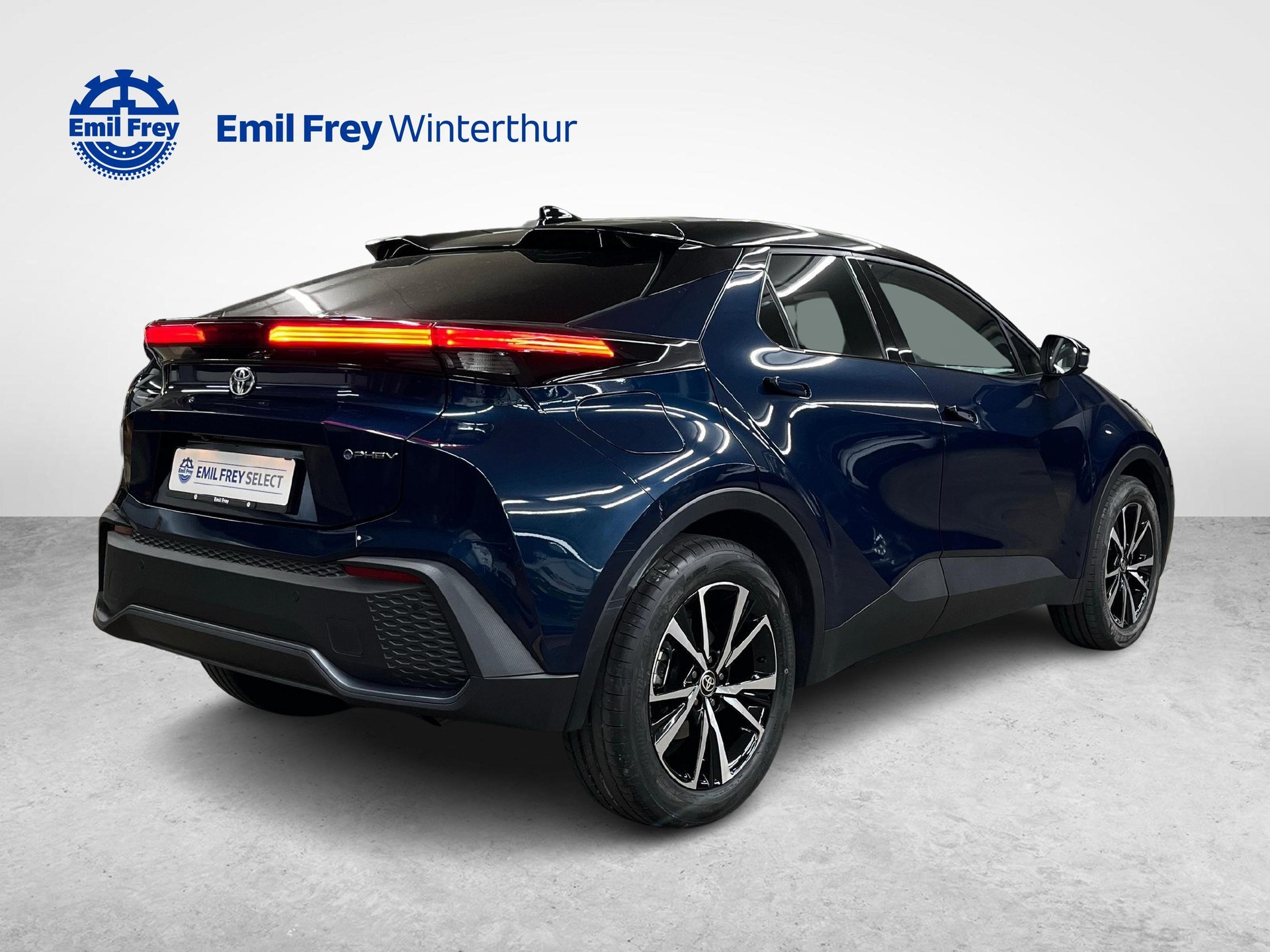 TOYOTA C-HR 2.0 PHEV Swiss Edition-image-4