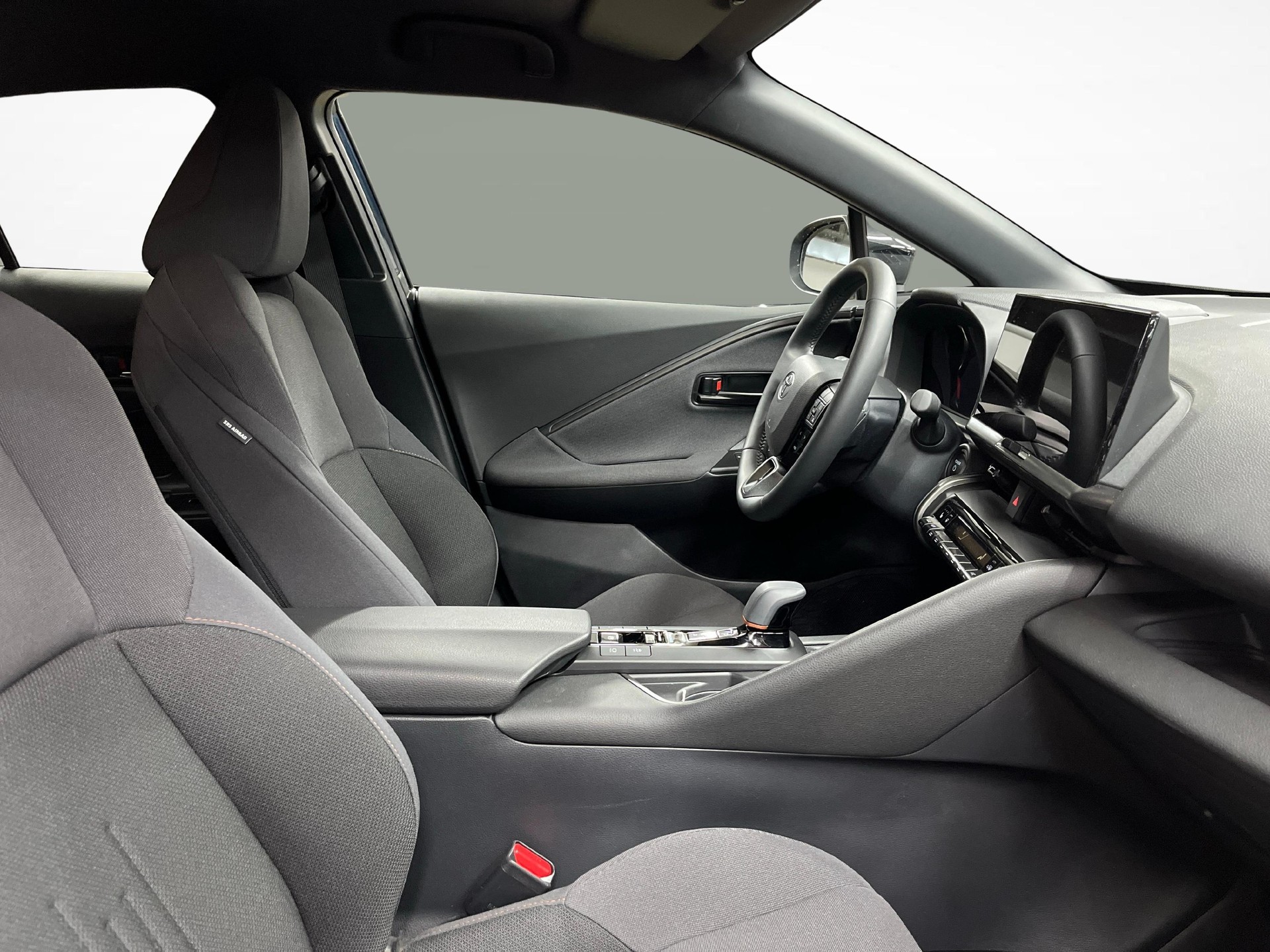 TOYOTA C-HR 2.0 PHEV Swiss Edition-image-9