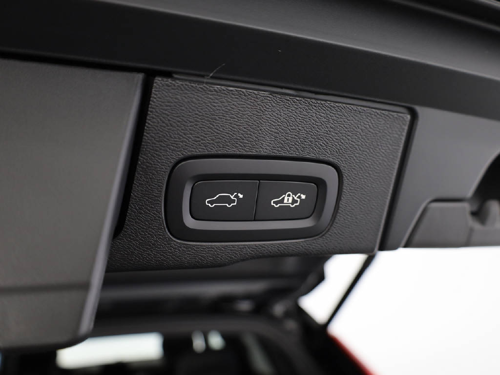 VOLVO XC60 2.0 T8 TE Ultra Bright eAWD-image-23