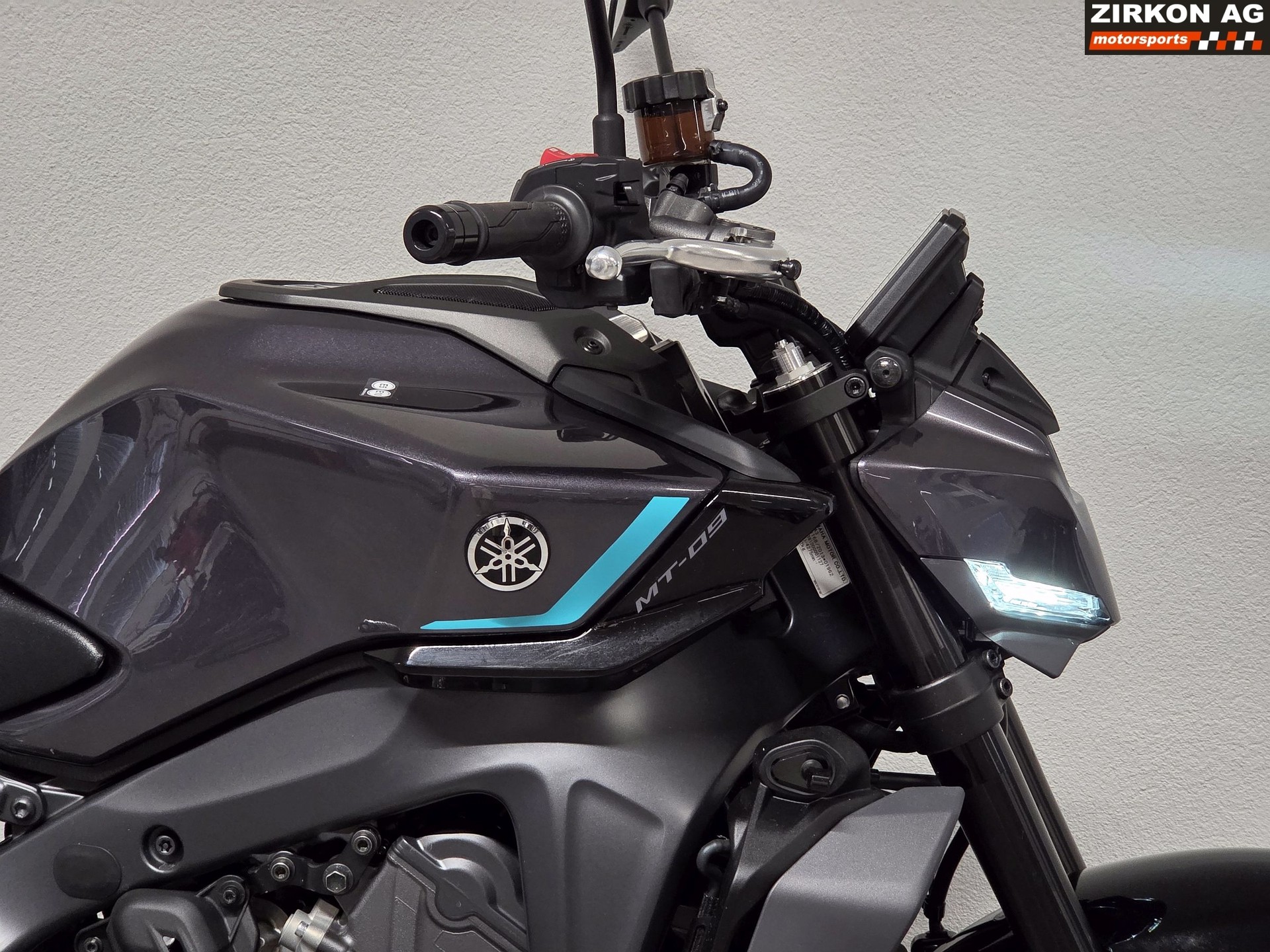 YAMAHA MT-09 Y-AMT-showroom-element-3