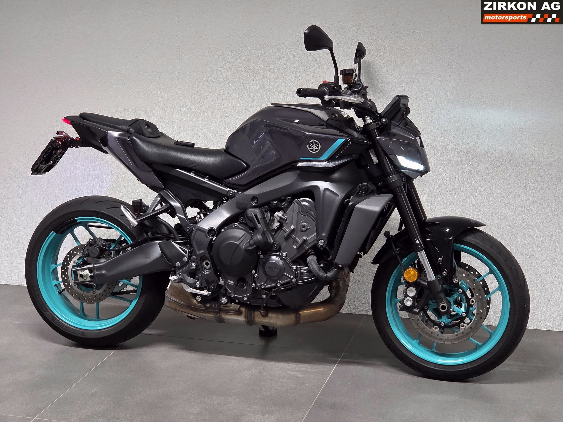 YAMAHA MT-09 Y-AMT-showroom-element-1