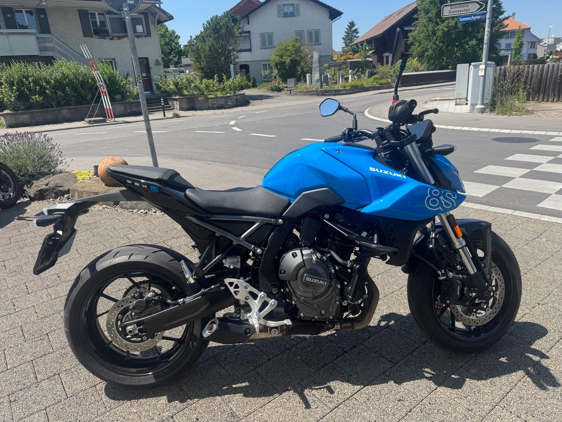 SUZUKI GSX-8S-image-2