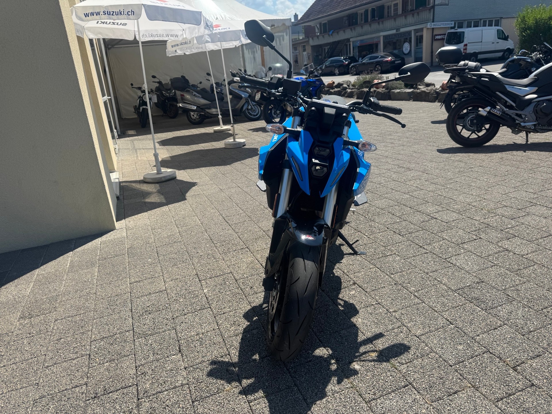SUZUKI GSX-8S-image-1