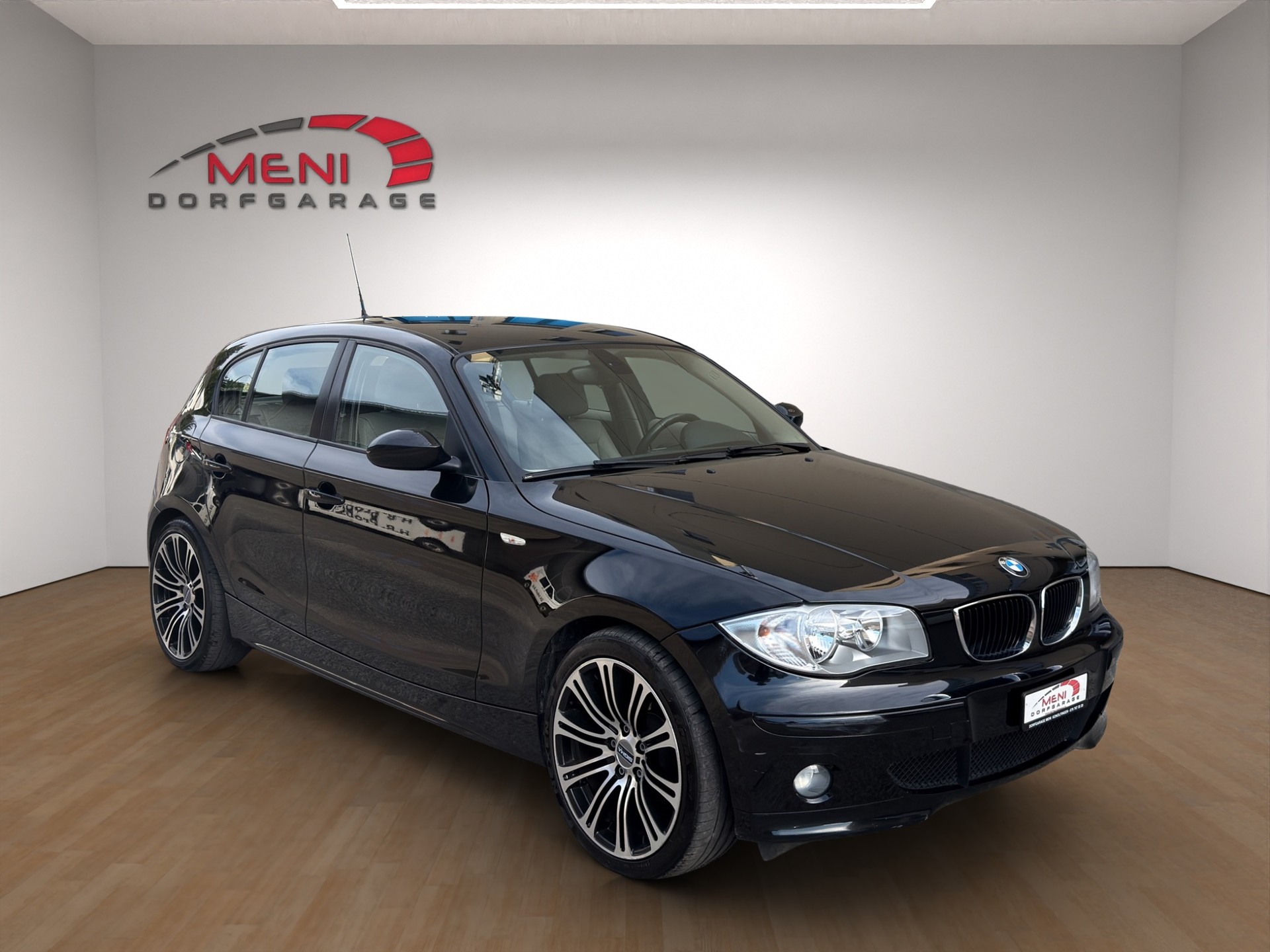 BMW 118d-image-0