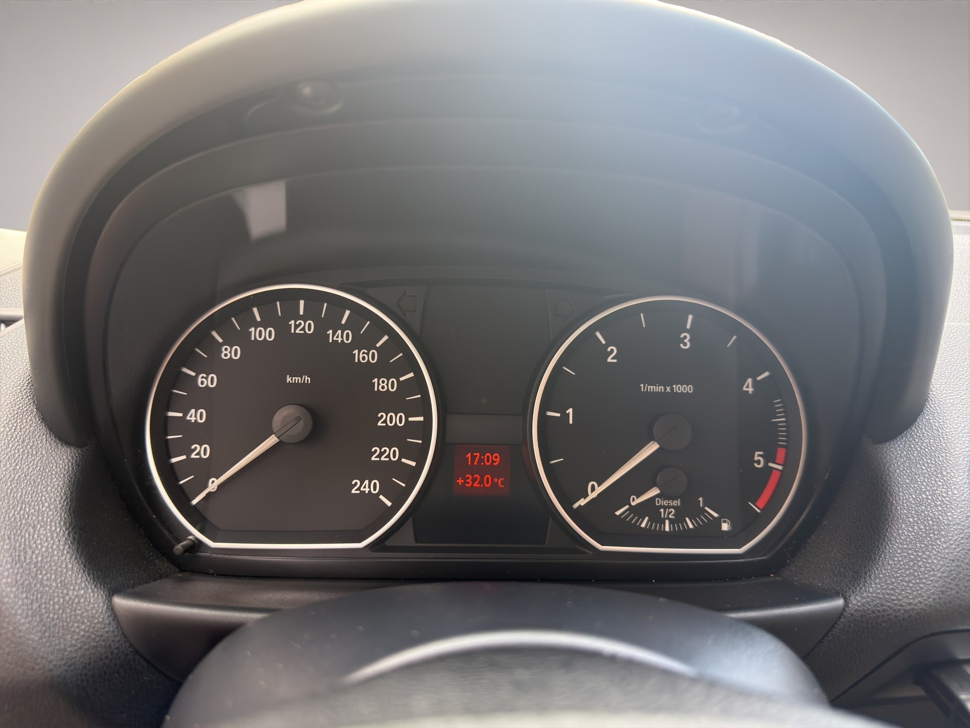 BMW 118d-image-10