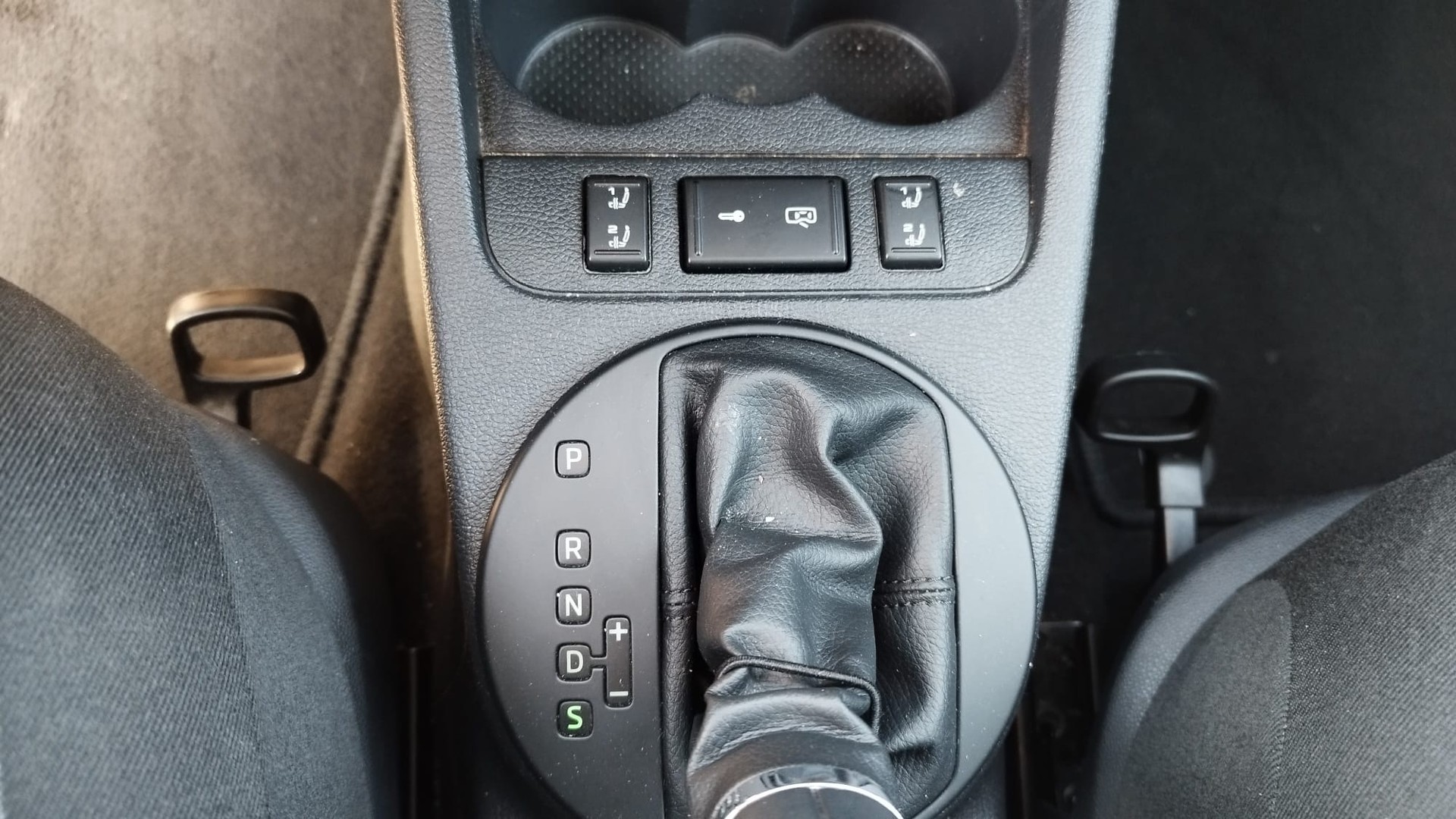 SKODA Fabia 1.2 TSI Fresh DSG-image-11