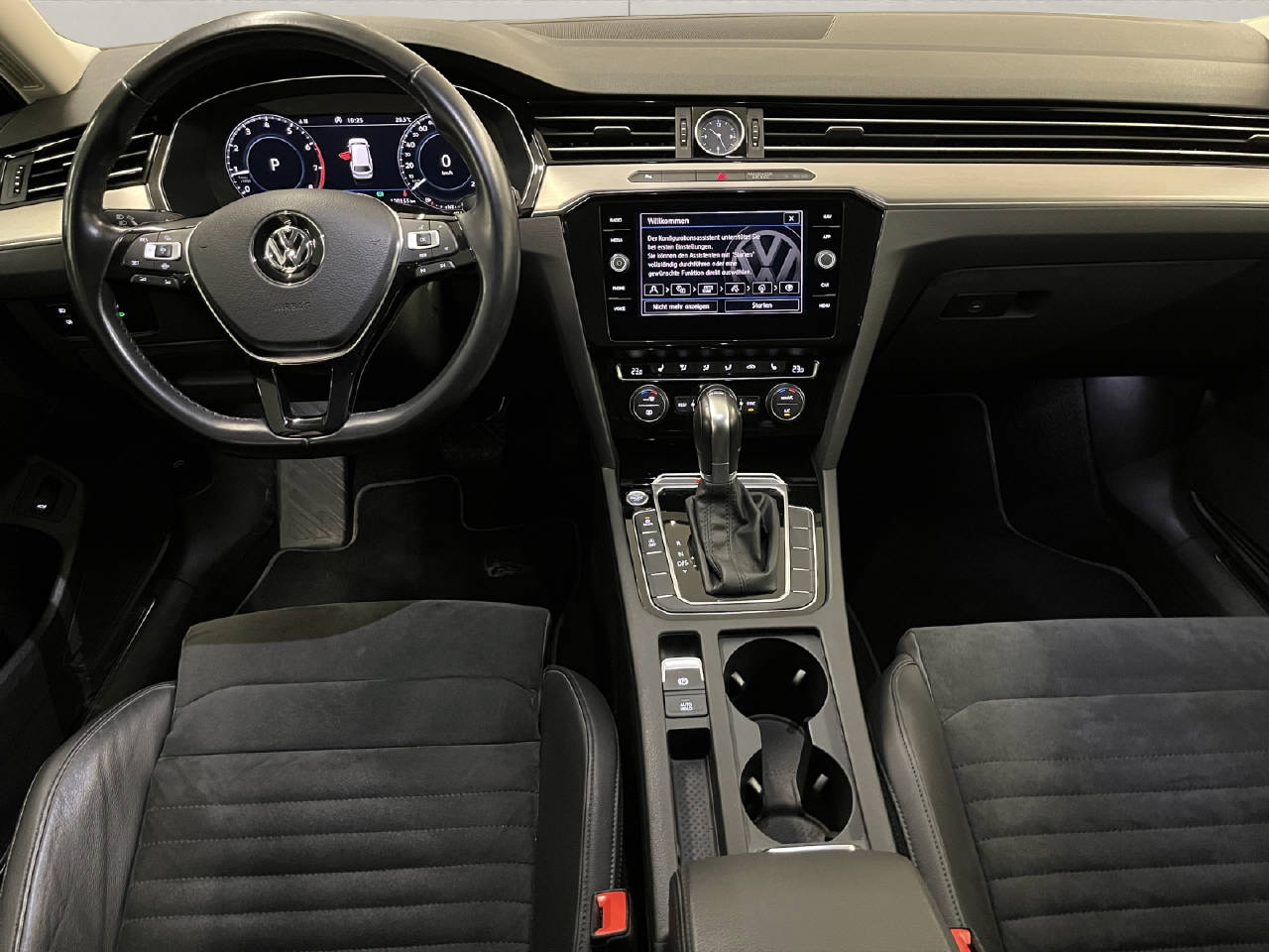 VW Passat Variant 2.0 TSI Highline DSG 4m-image-7