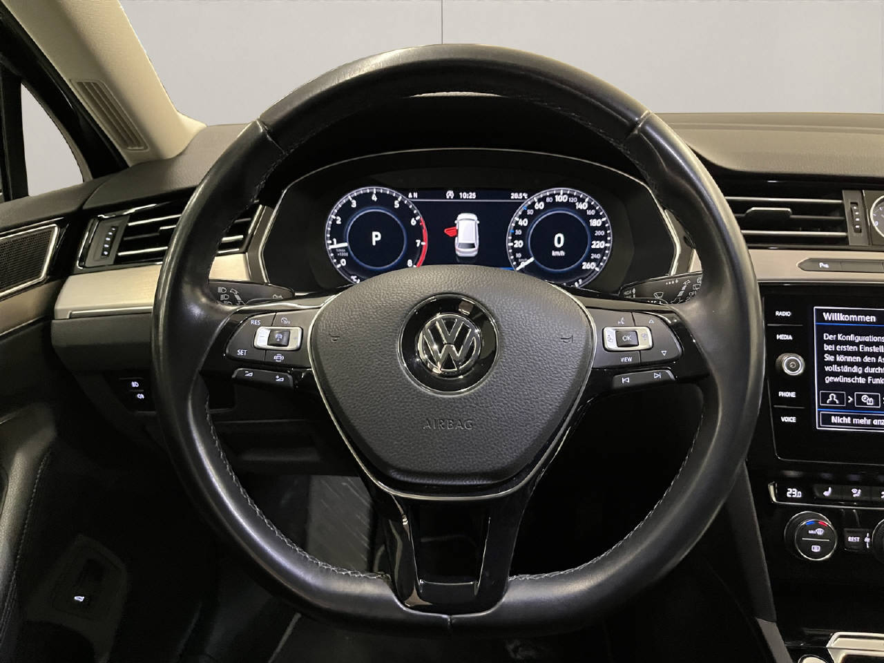 VW Passat Variant 2.0 TSI Highline DSG 4m-image-8