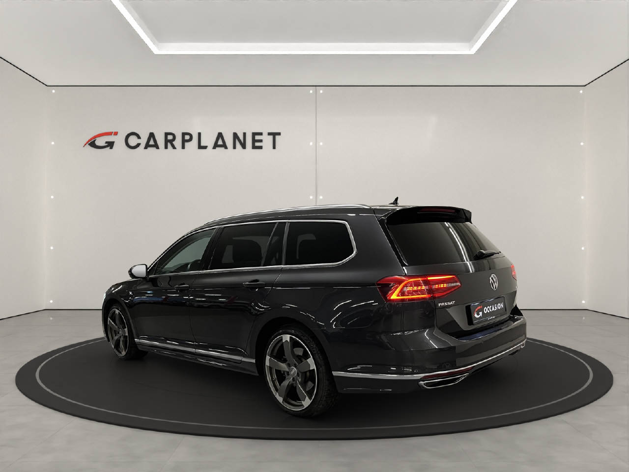 VW Passat Variant 2.0 TSI Highline DSG 4m-image-3