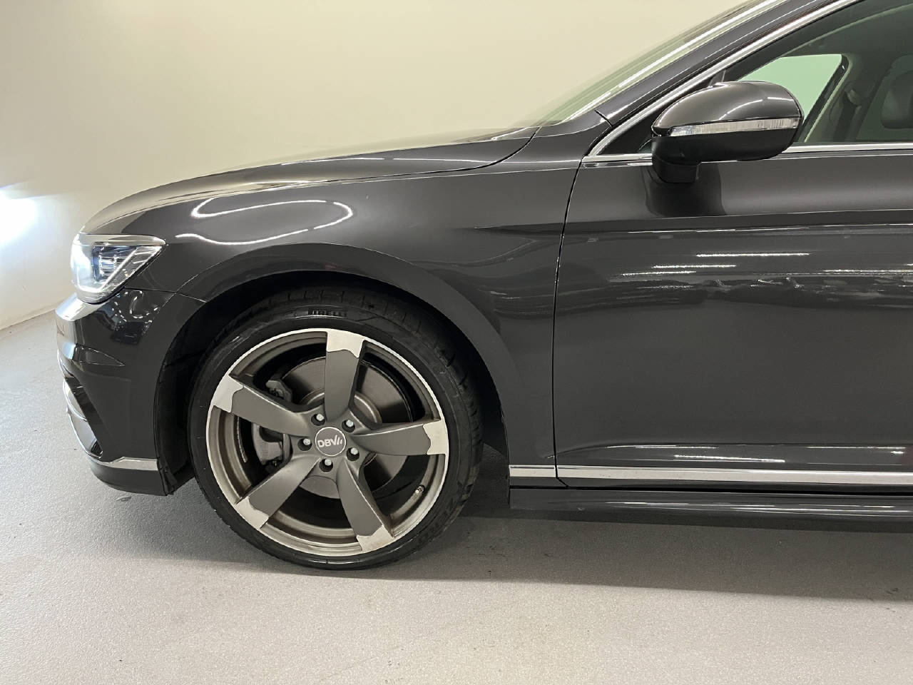 VW Passat Variant 2.0 TSI Highline DSG 4m-image-15