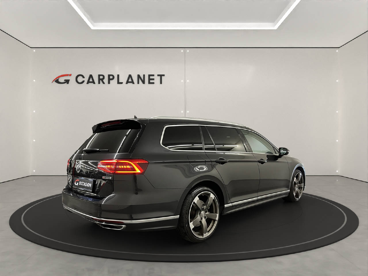 VW Passat Variant 2.0 TSI Highline DSG 4m-image-5