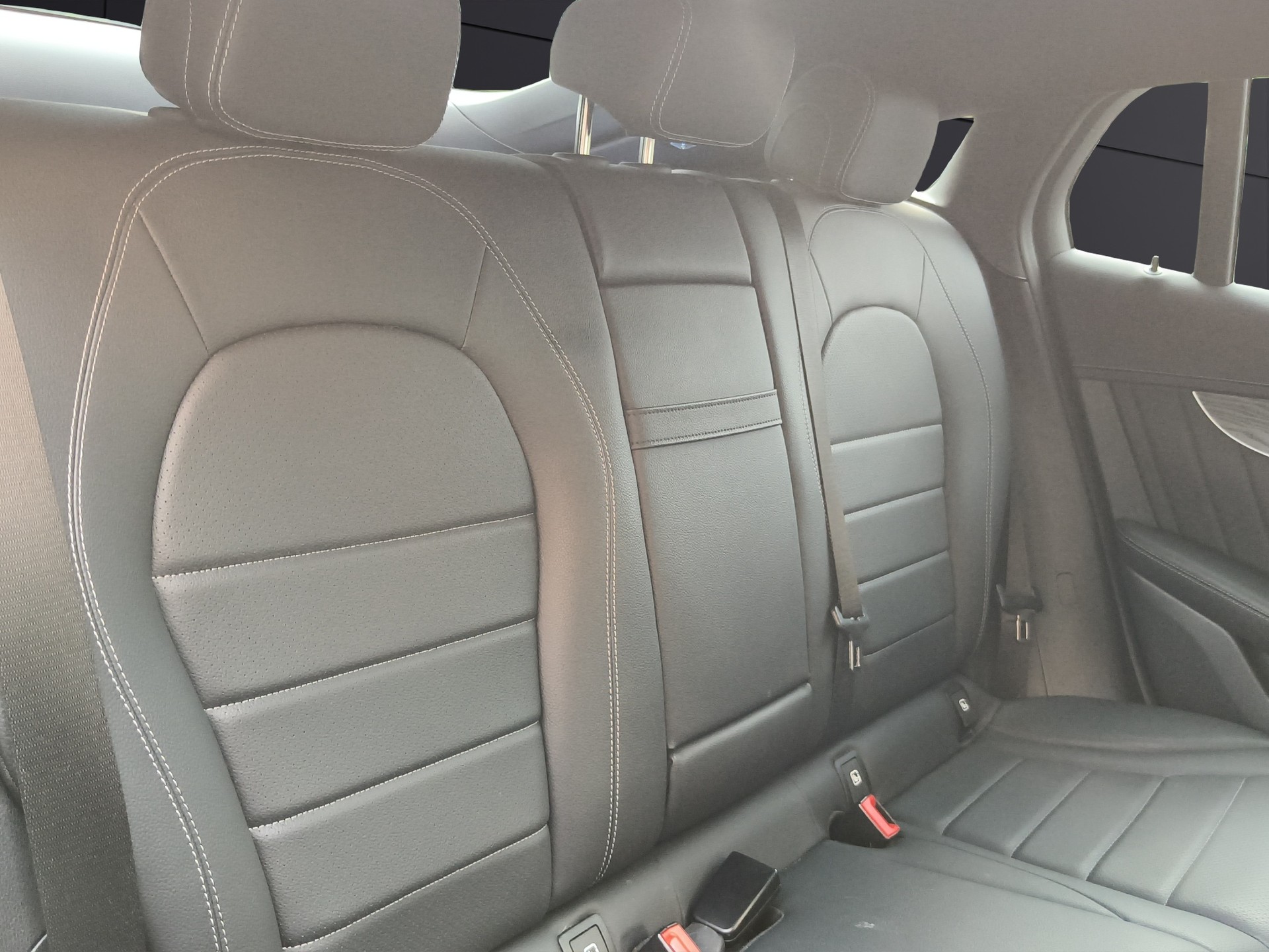 MERCEDES-BENZ GLC Coupé 200 AMG Line Plus 4Matic 9G-Tronic-image-10