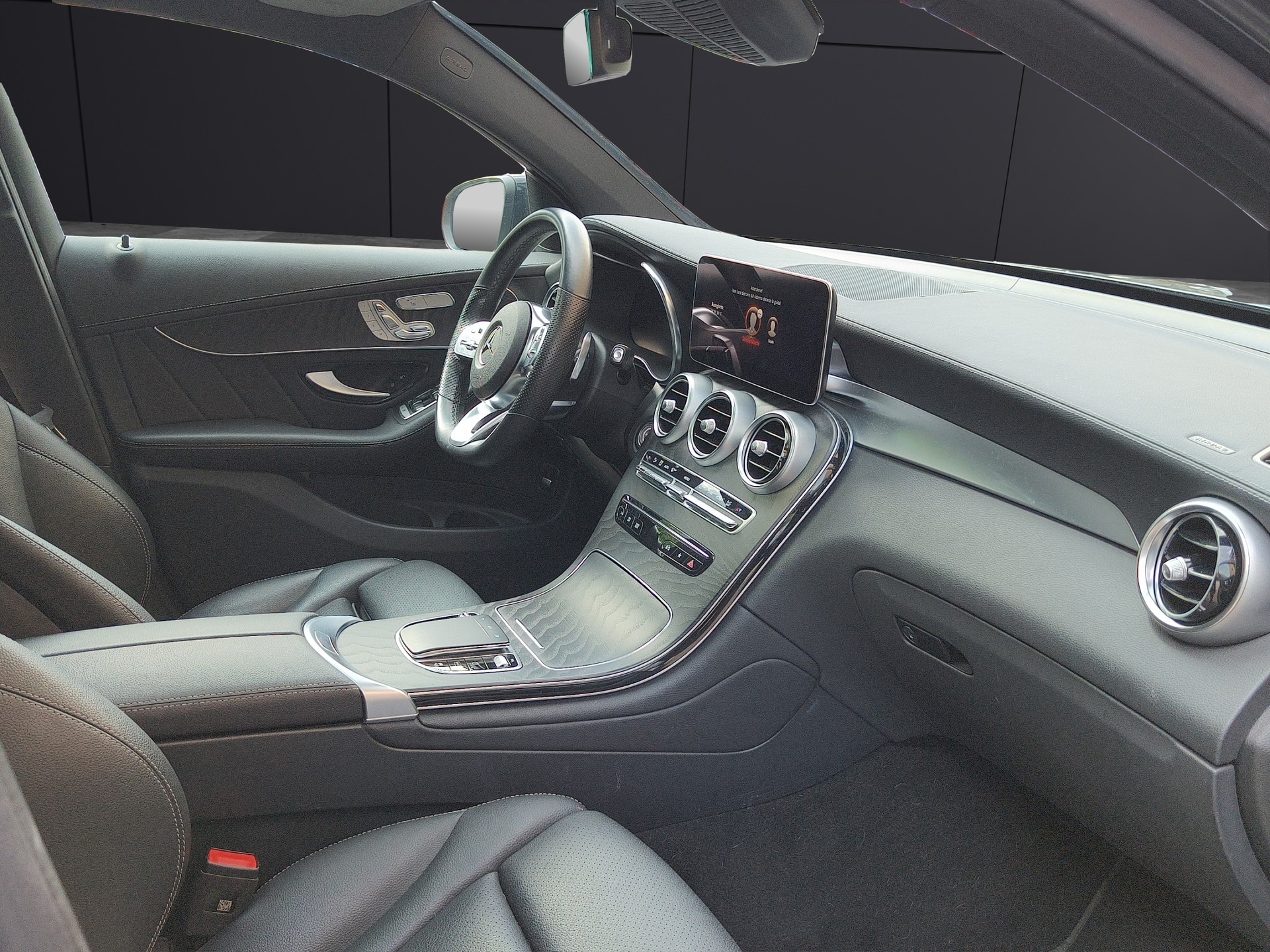 MERCEDES-BENZ GLC Coupé 200 AMG Line Plus 4Matic 9G-Tronic-image-7