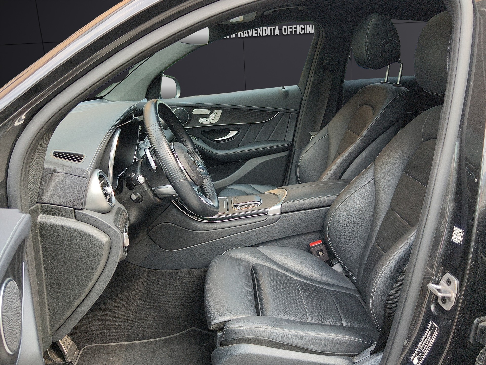 MERCEDES-BENZ GLC Coupé 200 AMG Line Plus 4Matic 9G-Tronic-image-6