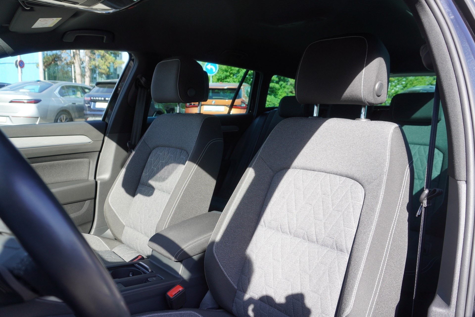 VW Passat 2.0 TDI BMT Business DSG-image-13