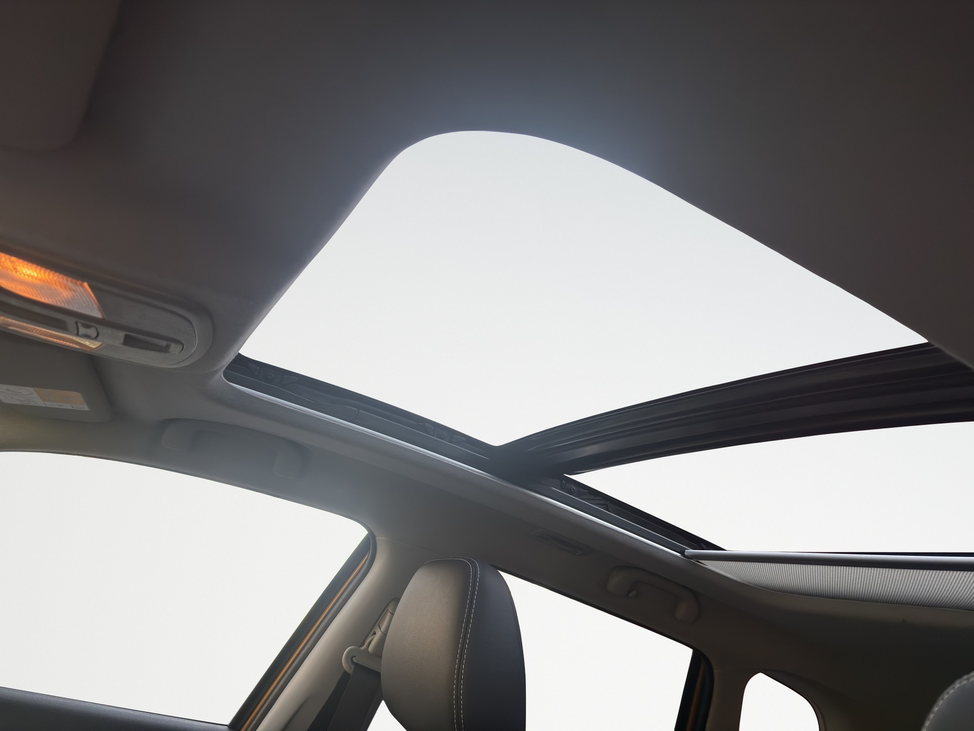 SUZUKI Vitara 1.4 Boosterjet Piz Sulai Top Hybrid Automatic-image-18